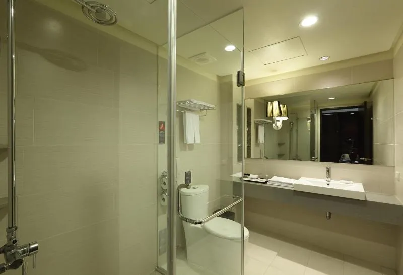 Shower in Urban Hotel33