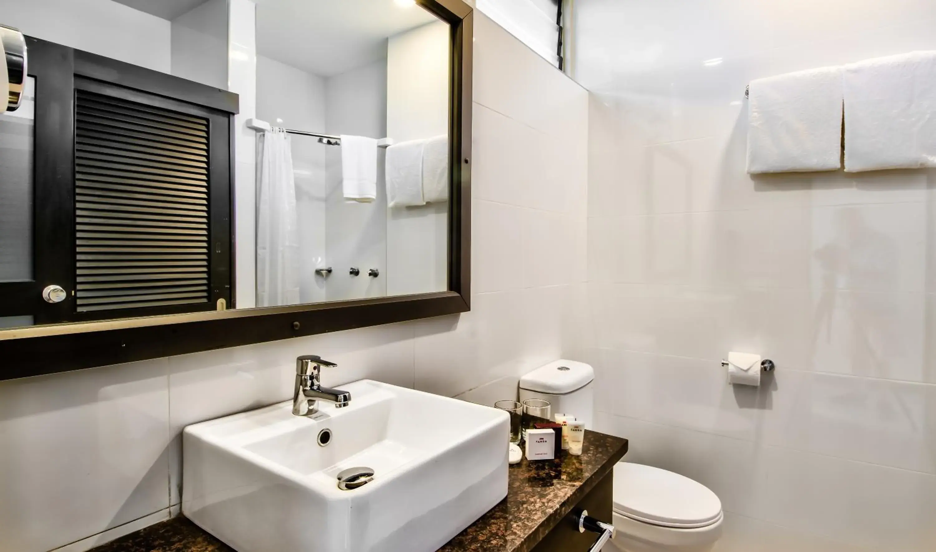 Superior Queen Room in Tanoa Rakiraki Hotel Superior Queen Room in Tanoa Rakiraki Hotel