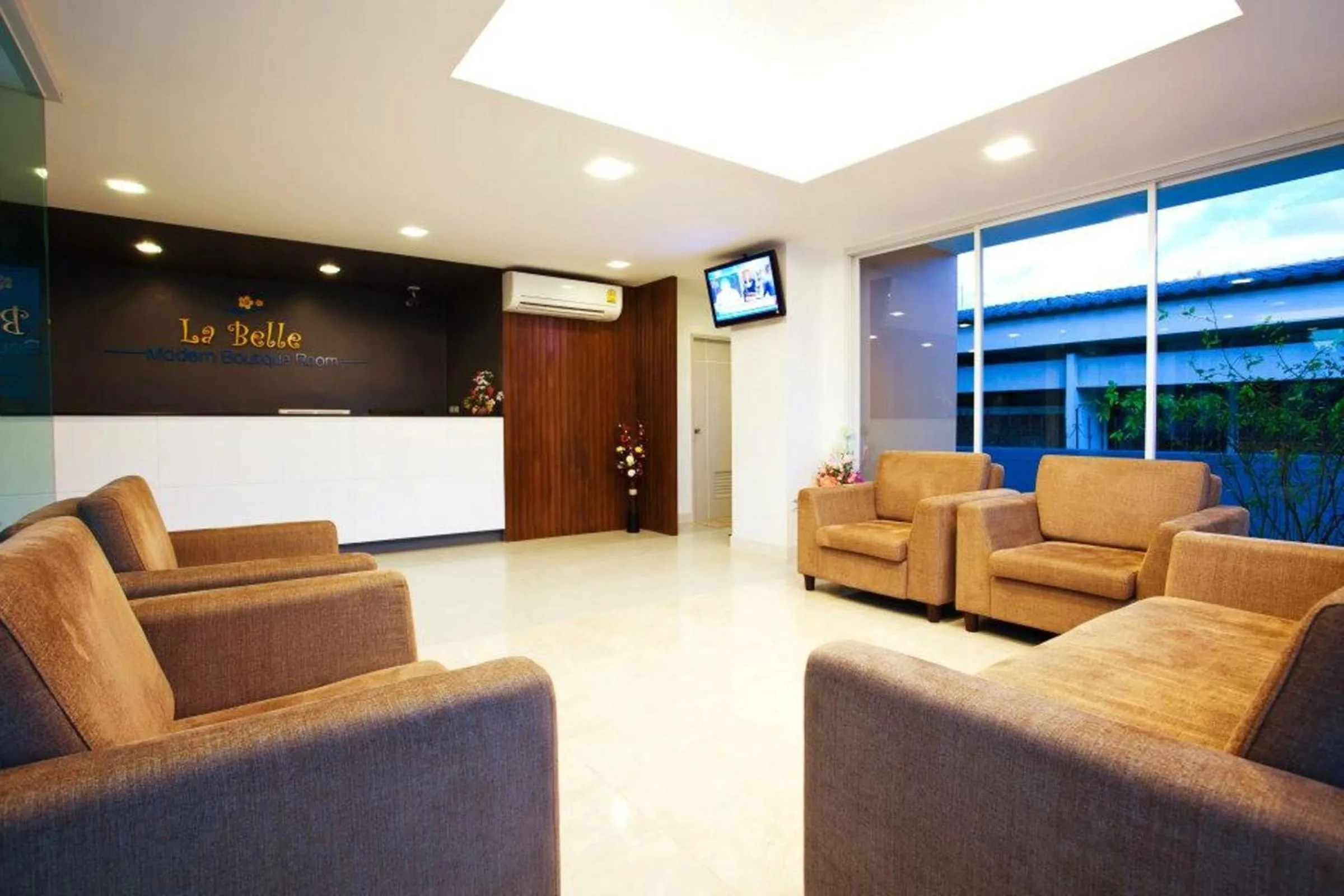 Seating area in La Belle