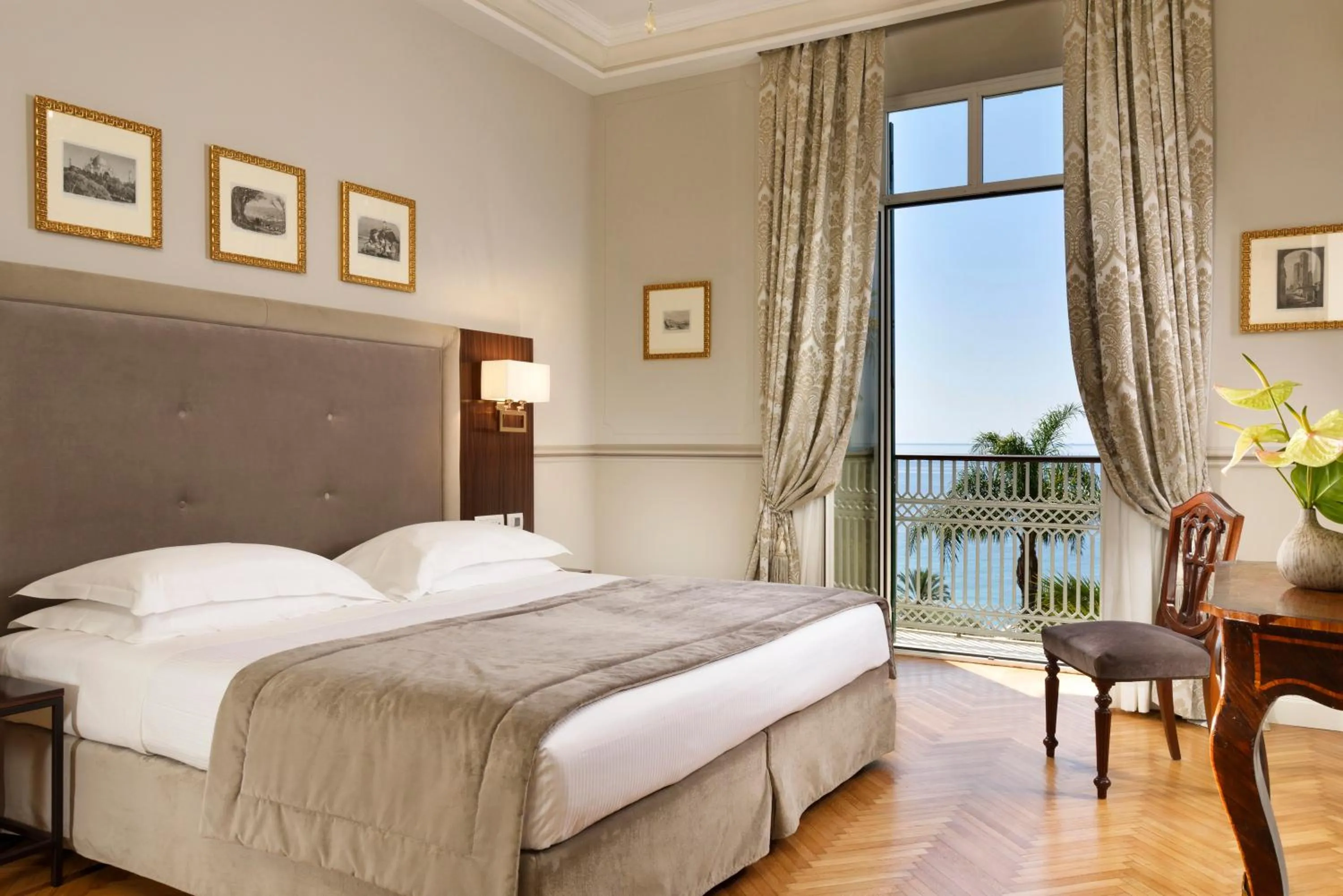 Bed in Royal Hotel Sanremo