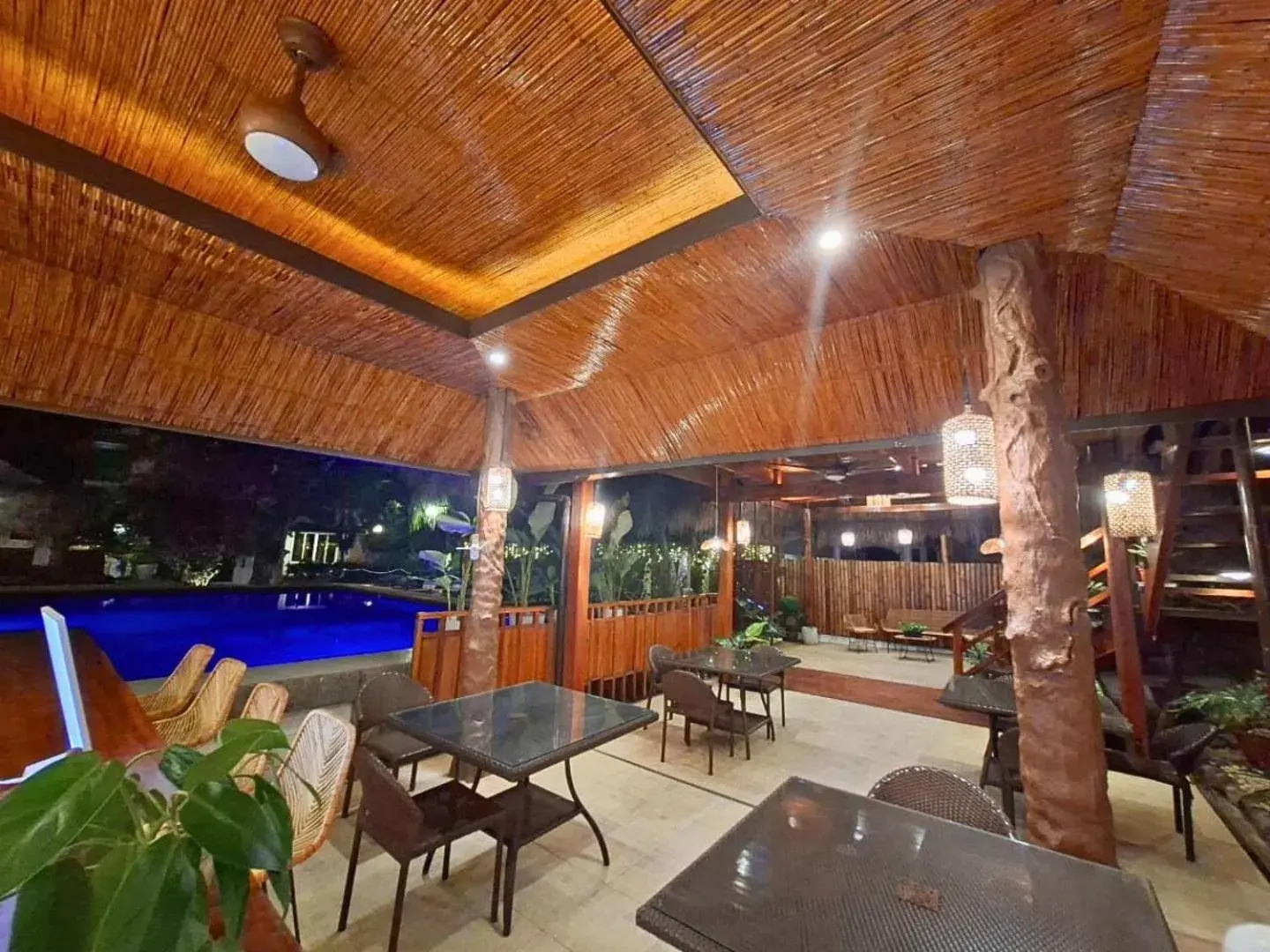 Restaurant/places to eat in Palms Cove Resort Restaurant/places to eat in Palms Cove Resort