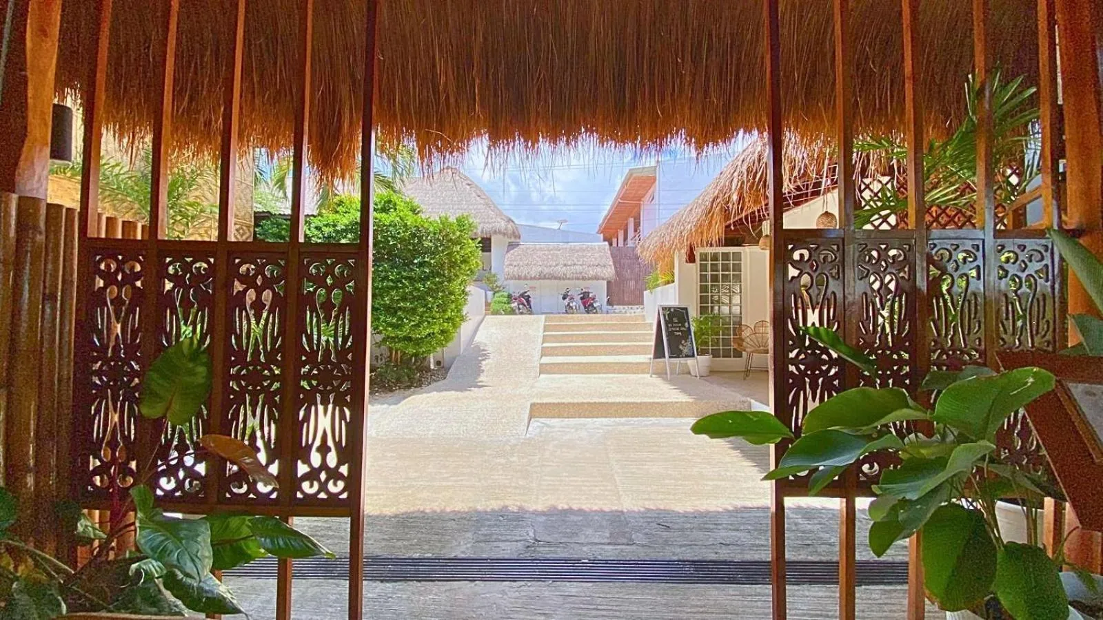 Property building in Palms Cove Resort