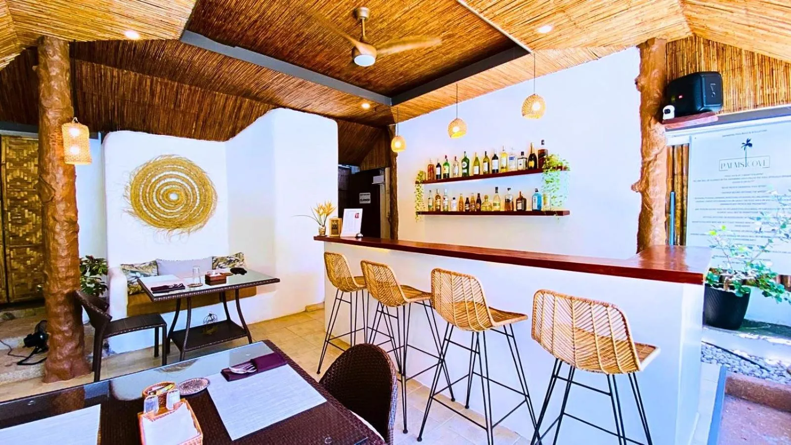 Restaurant/places to eat in Palms Cove Resort