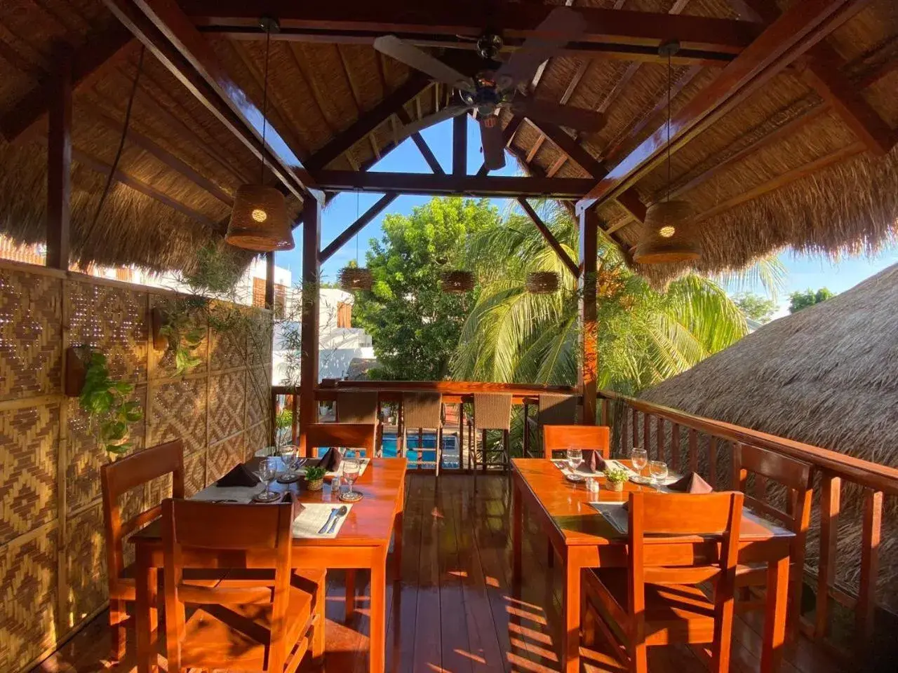 Restaurant/places to eat in Palms Cove Resort Restaurant/places to eat in Palms Cove Resort