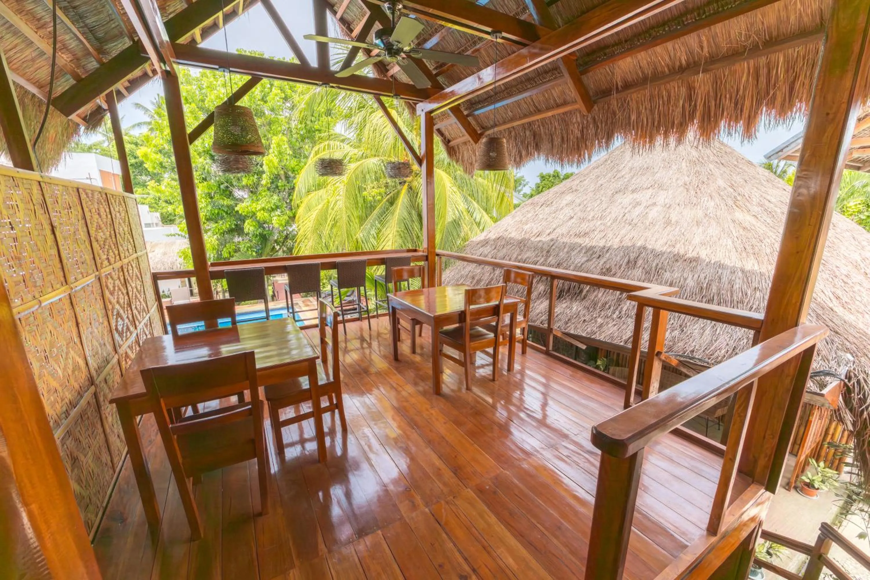 Restaurant/places to eat in Palms Cove Resort