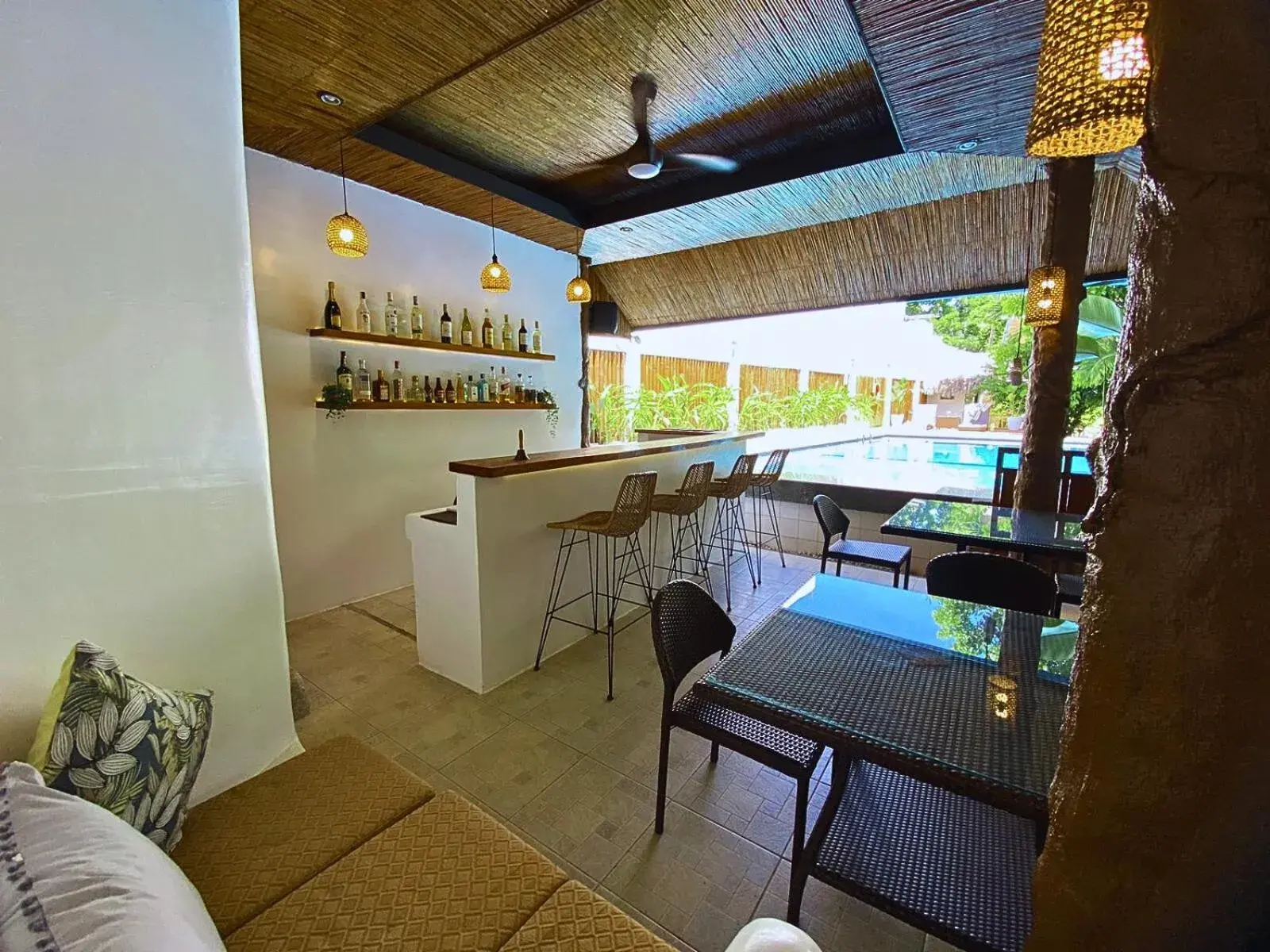 Restaurant/places to eat in Palms Cove Resort Restaurant/places to eat in Palms Cove Resort