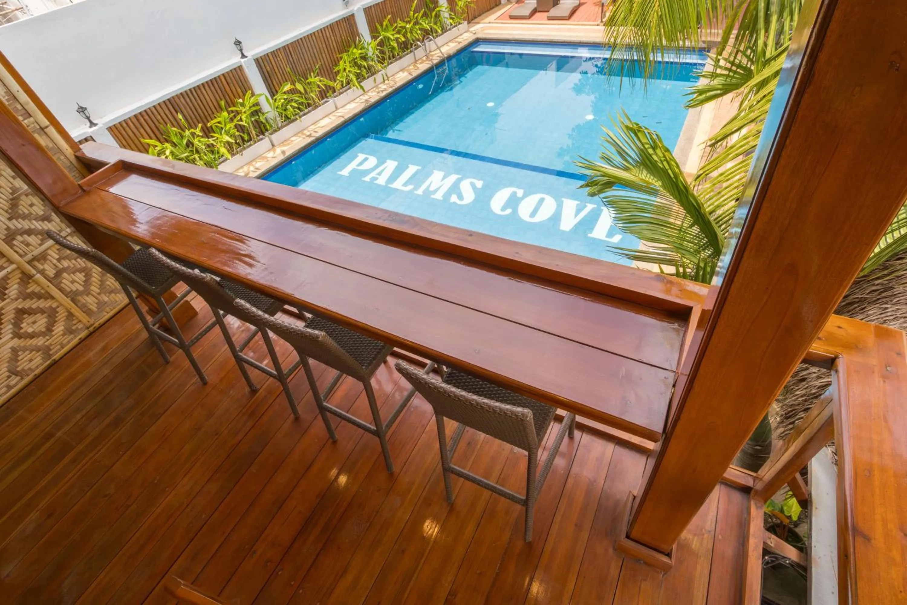 Restaurant/places to eat in Palms Cove Resort