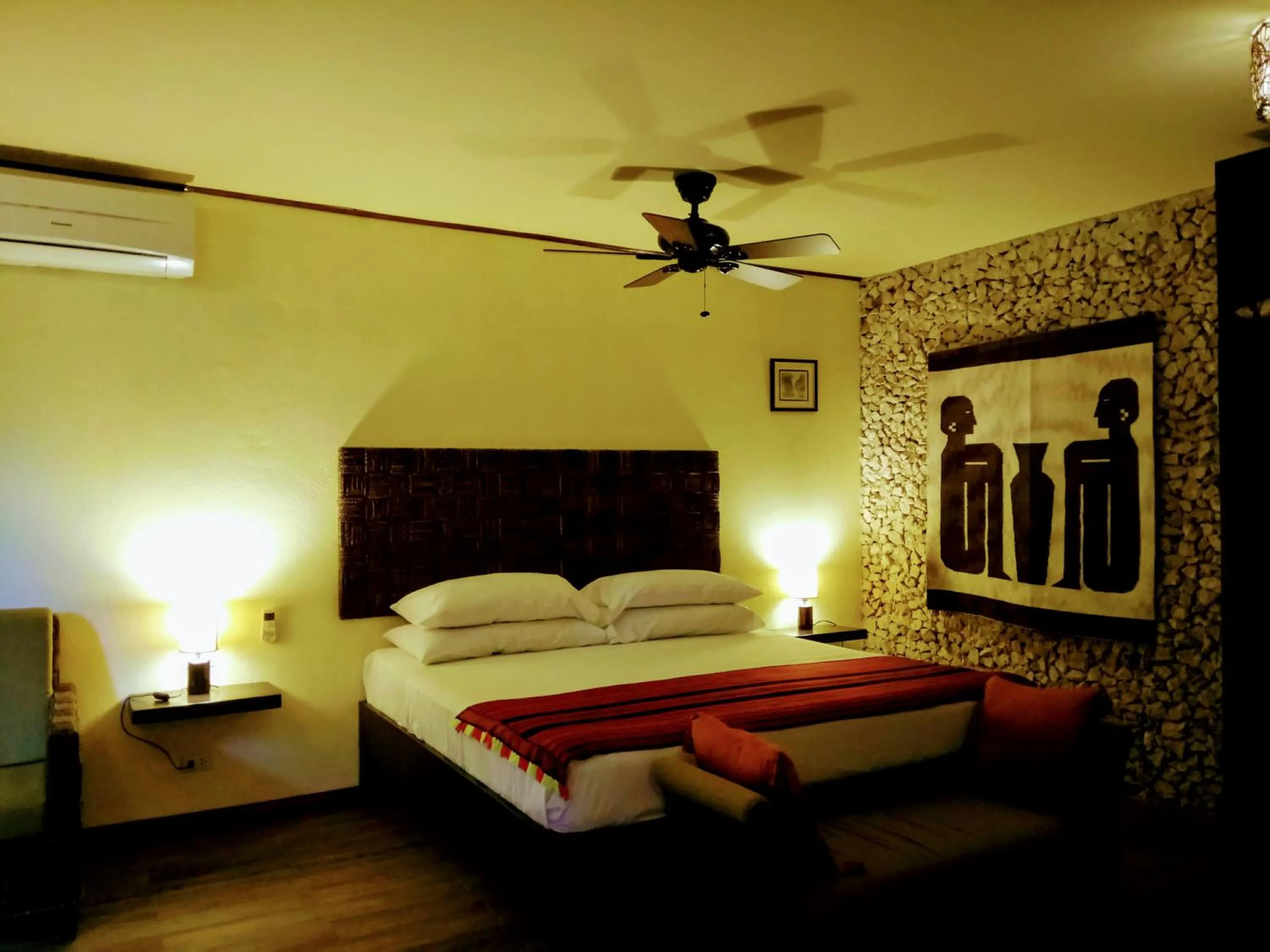 Bedroom, Bed in Angelina Beach Resort & Italian Restaurant Malapascua