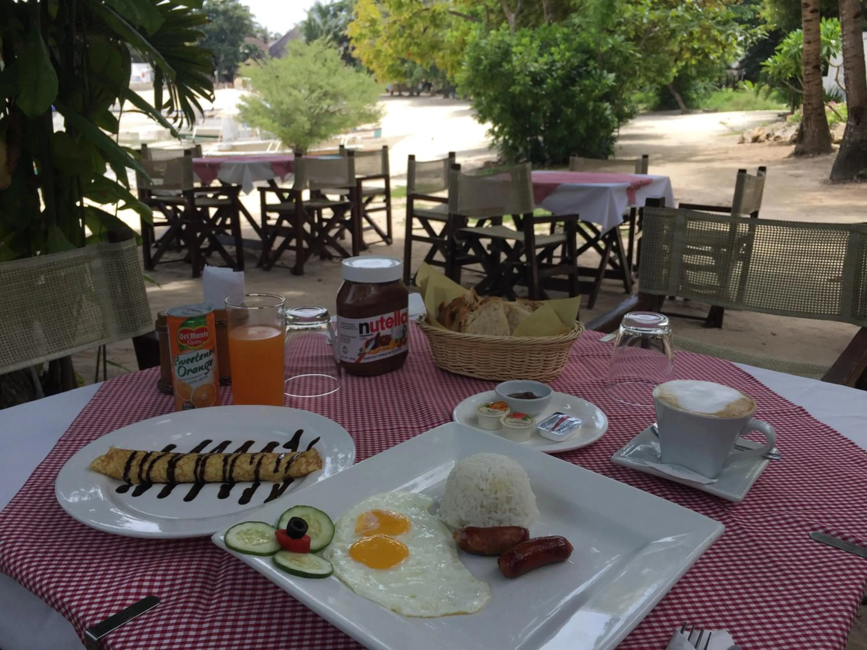 Breakfast in Angelina Beach Resort & Italian Restaurant Malapascua