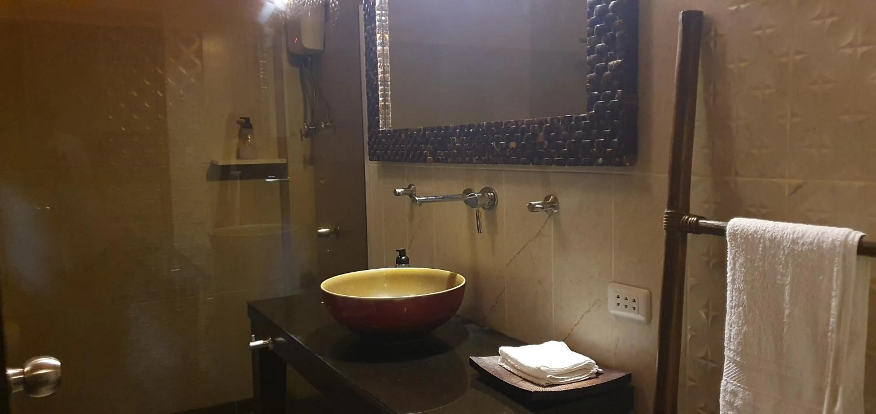 Bathroom in Angelina Beach Resort & Italian Restaurant Malapascua