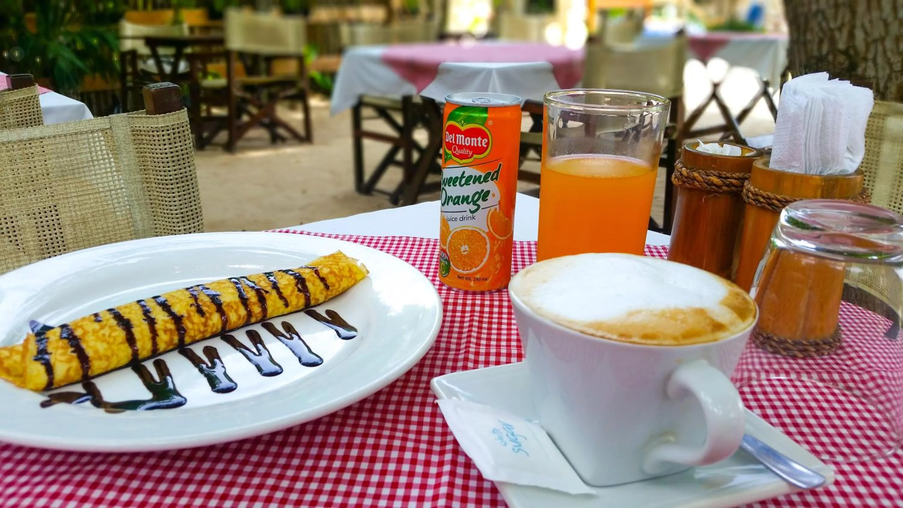 Breakfast in Angelina Beach Resort & Italian Restaurant Malapascua