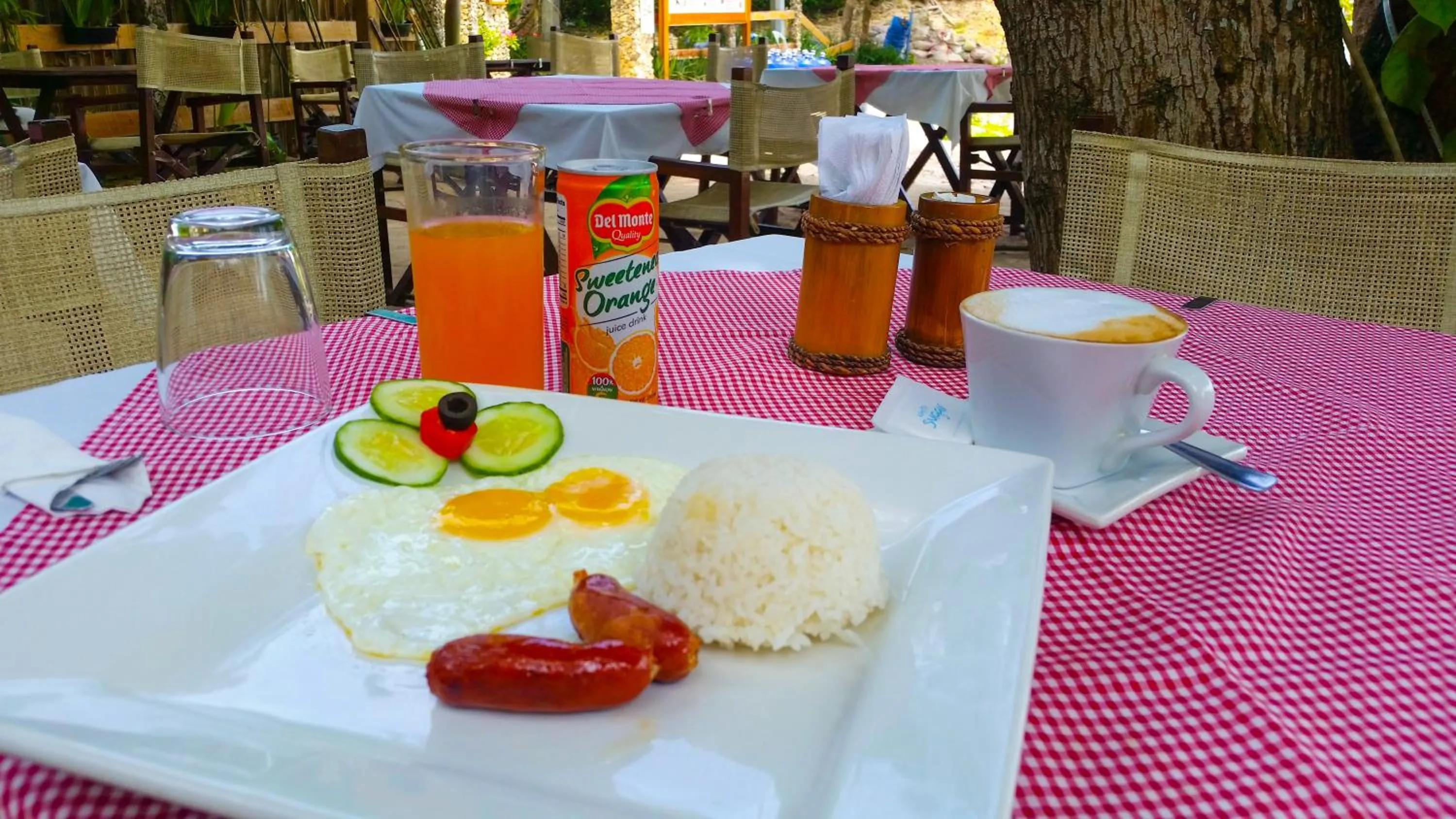 Breakfast in Angelina Beach Resort & Italian Restaurant Malapascua
