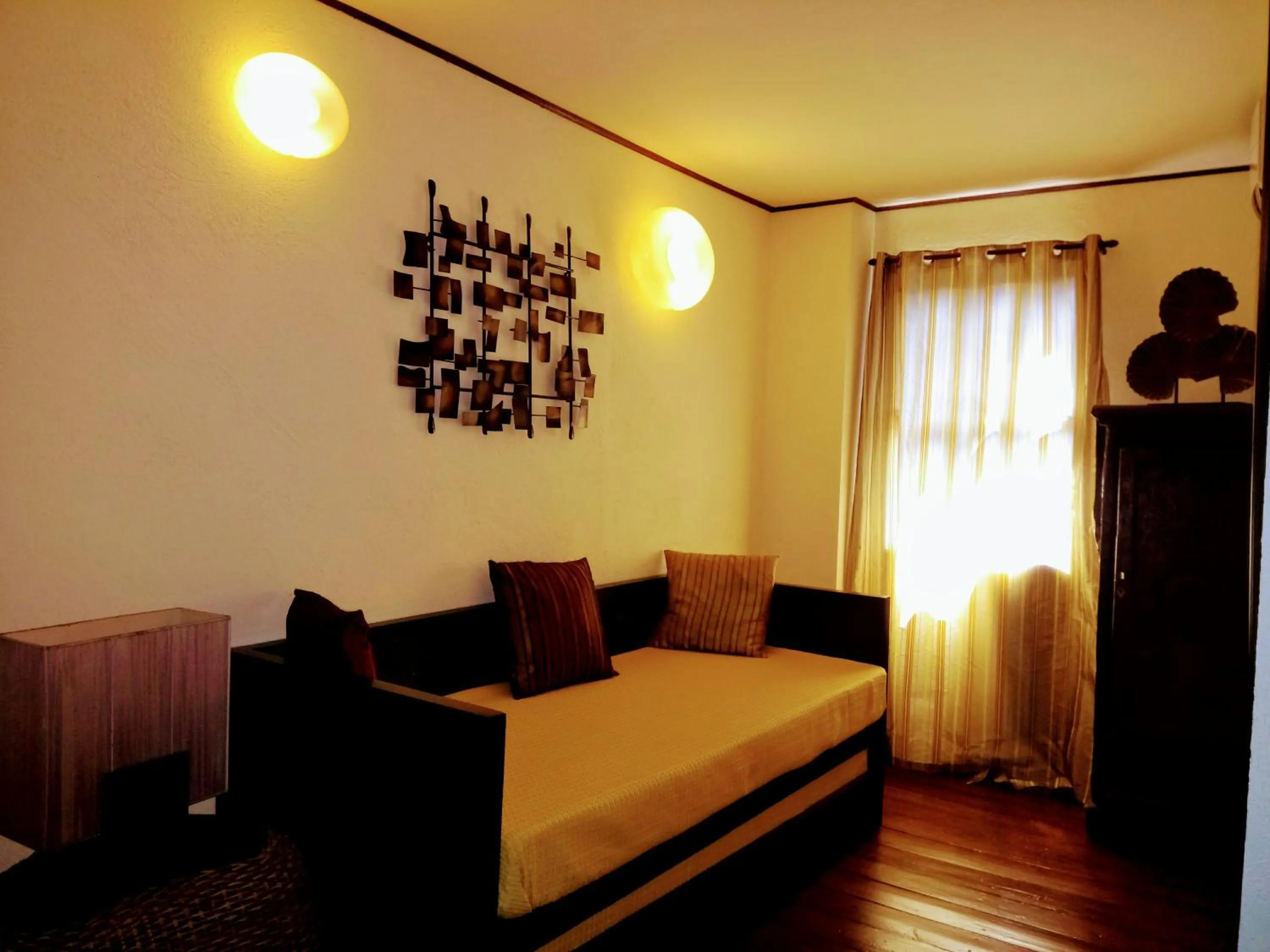 bunk bed, Bed in Angelina Beach Resort & Italian Restaurant Malapascua