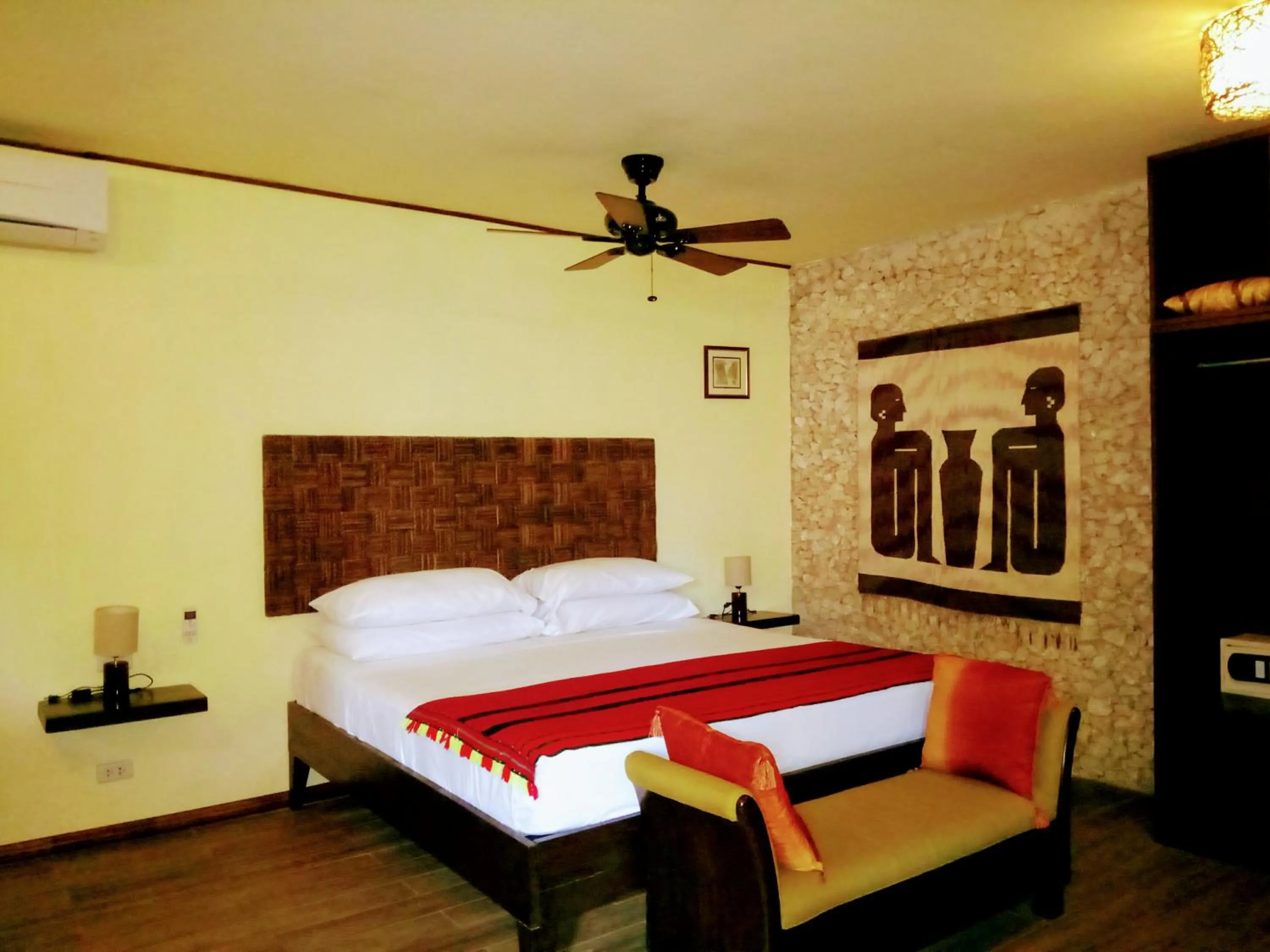 Photo of the whole room, Bed in Angelina Beach Resort & Italian Restaurant Malapascua