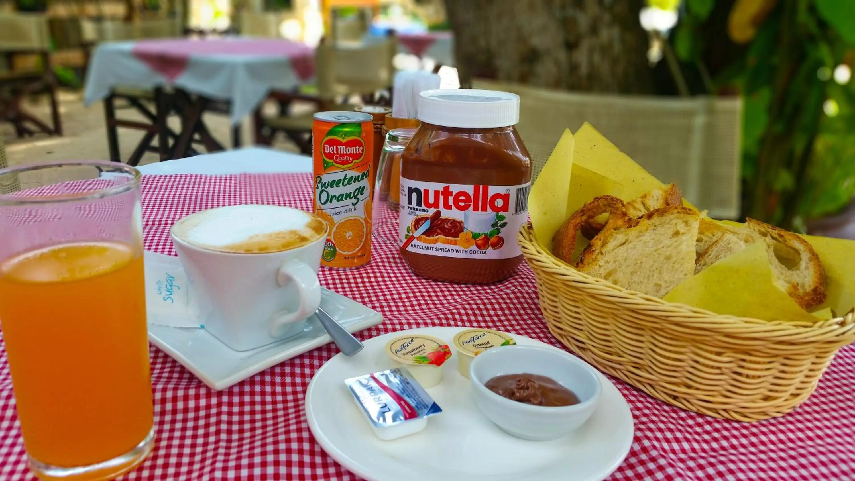 Breakfast in Angelina Beach Resort & Italian Restaurant Malapascua