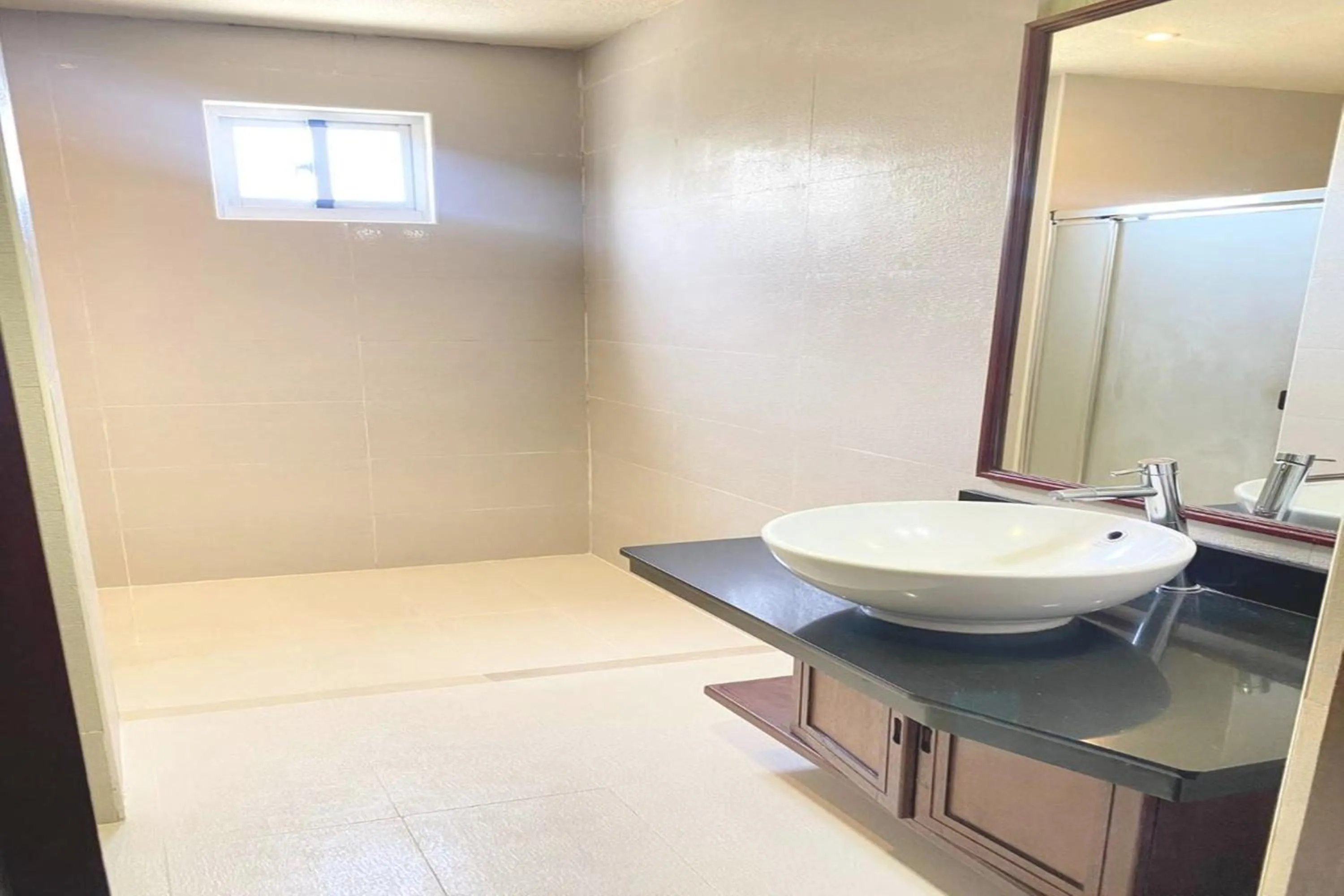 Bathroom in Hotel Centro Puerto Princesa Near Airport