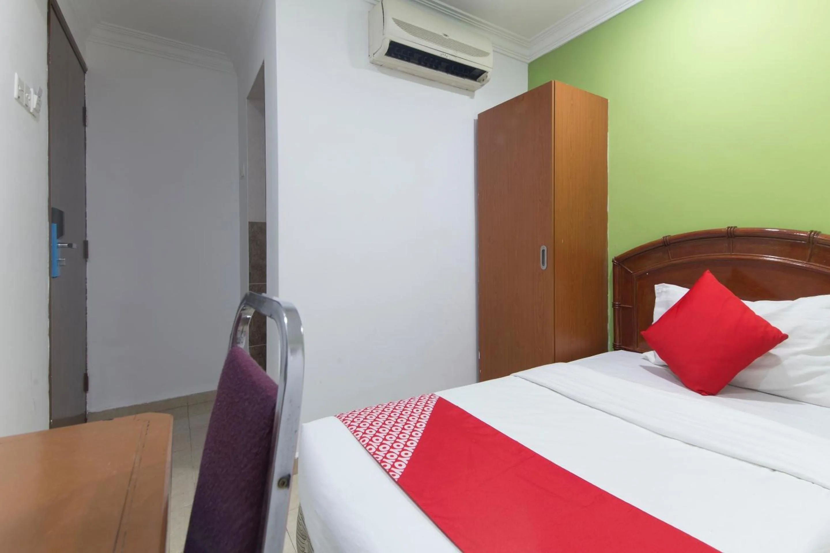 Bedroom in OYO 805 Hotel Run Star