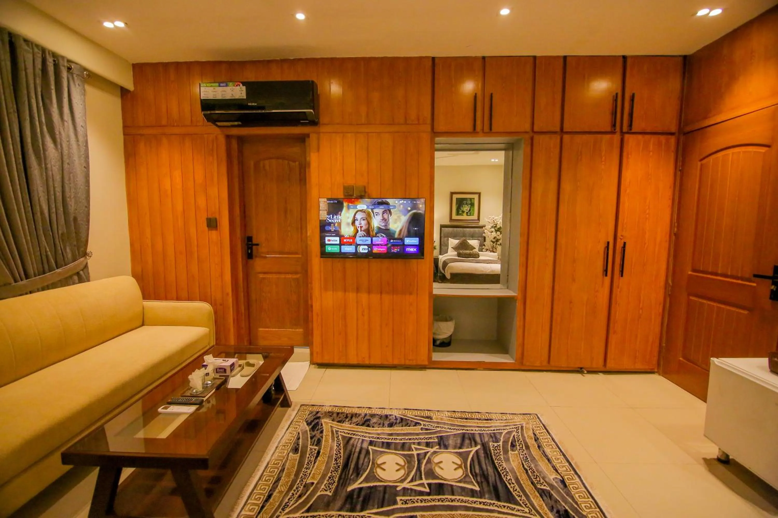 Living room in Premier Inn Gulberg Lahore