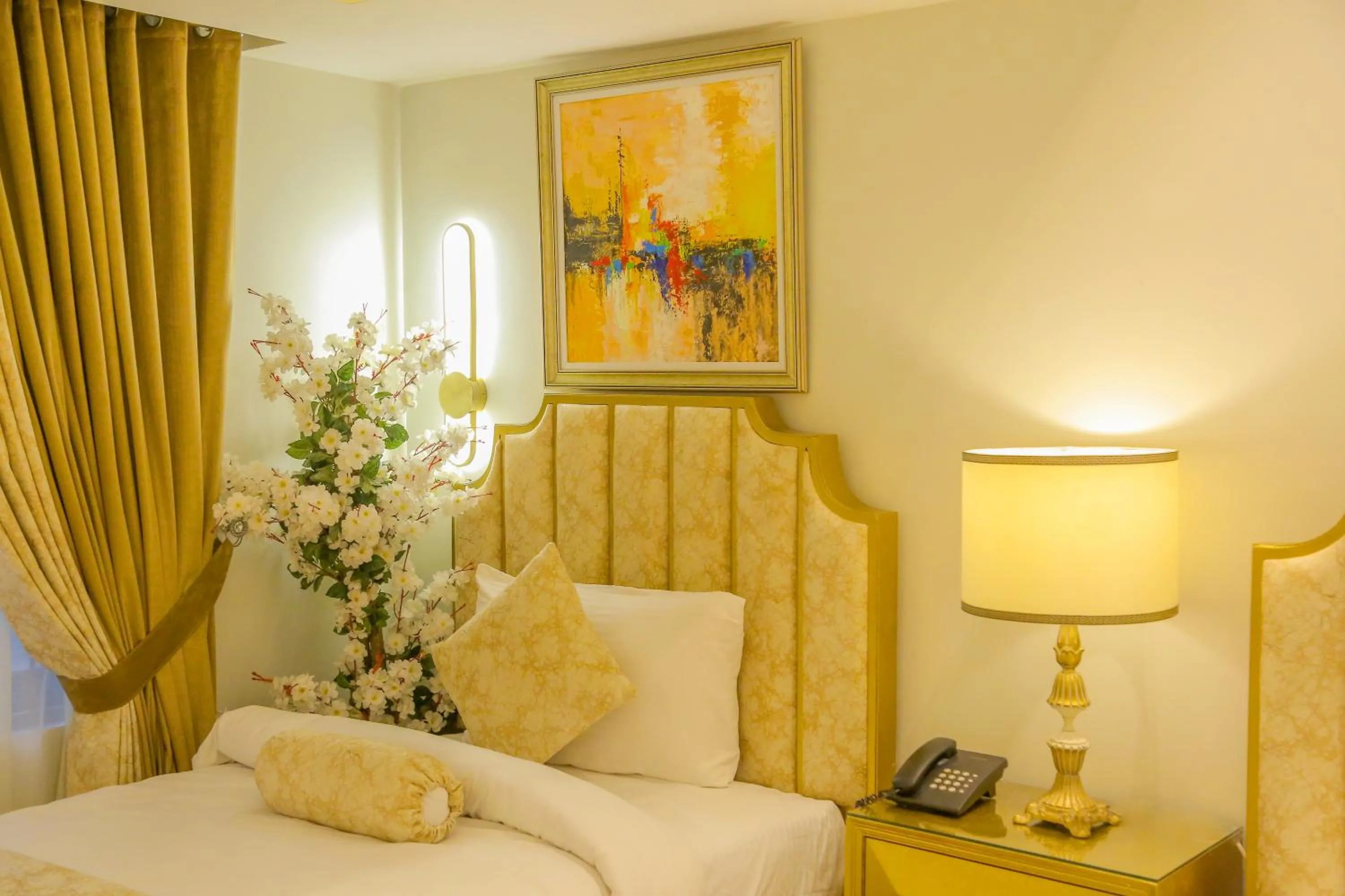 Bed in Premier Inn Gulberg Lahore