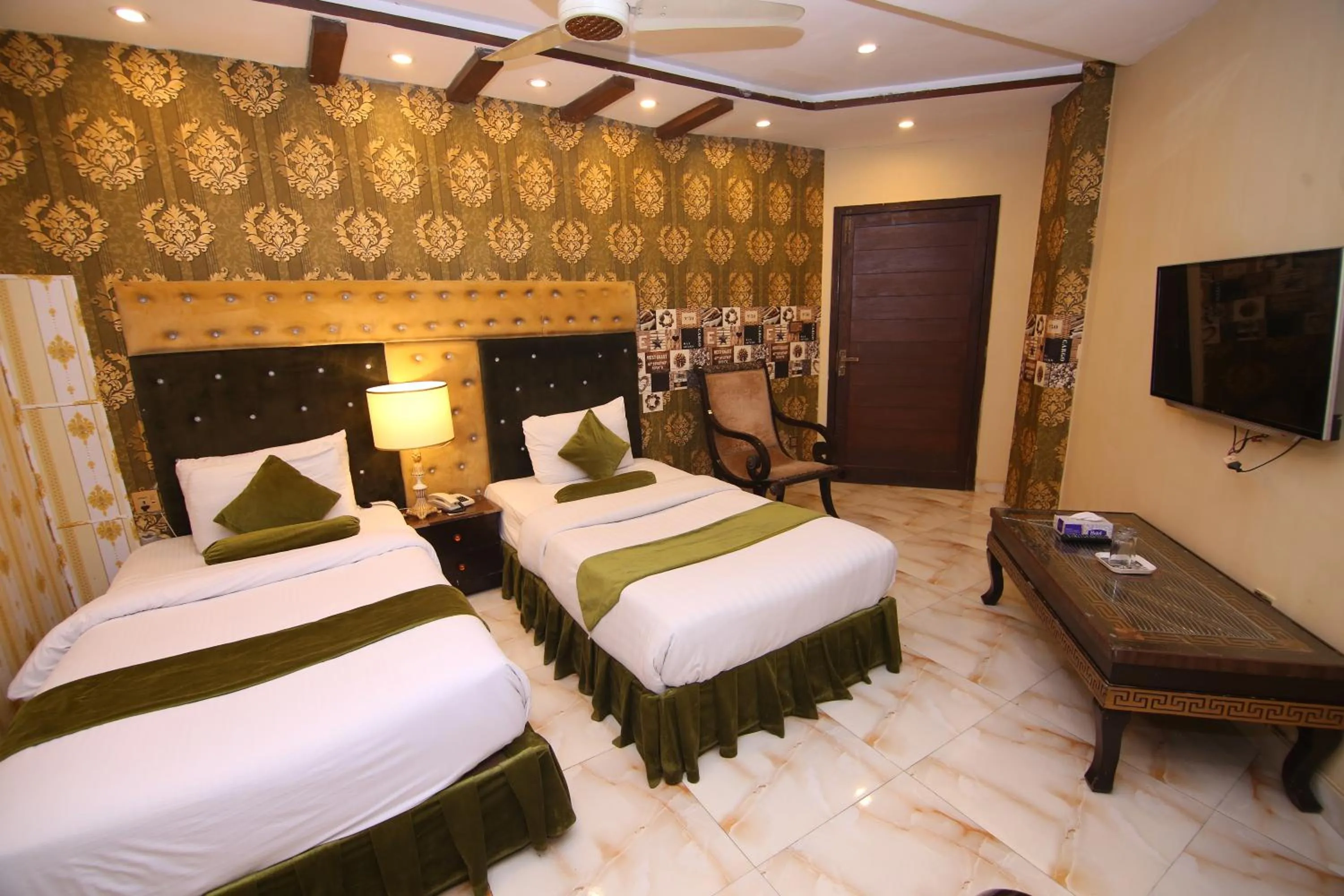 Photo of the whole room, Bed in Premier Inn Gulberg Lahore