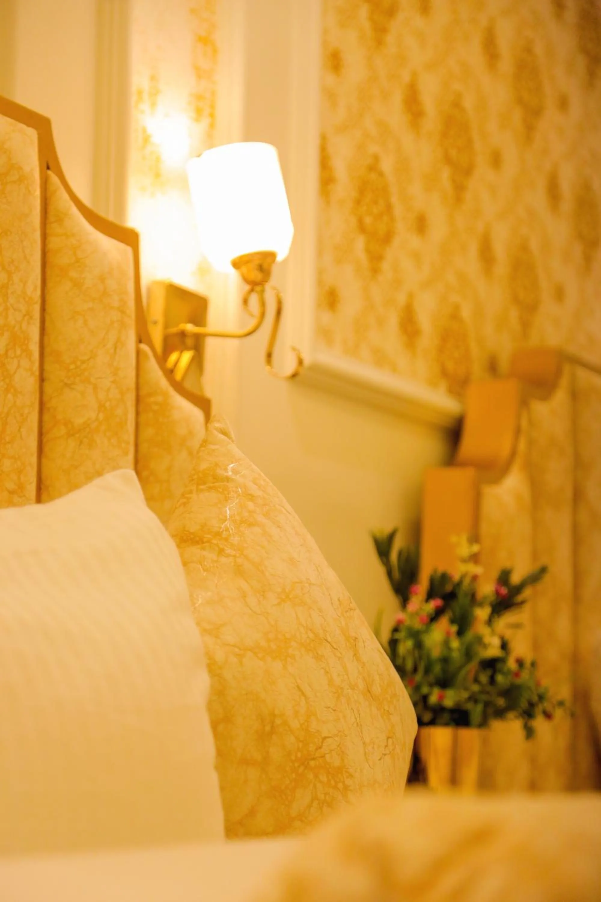 Bed in Premier Inn Gulberg Lahore