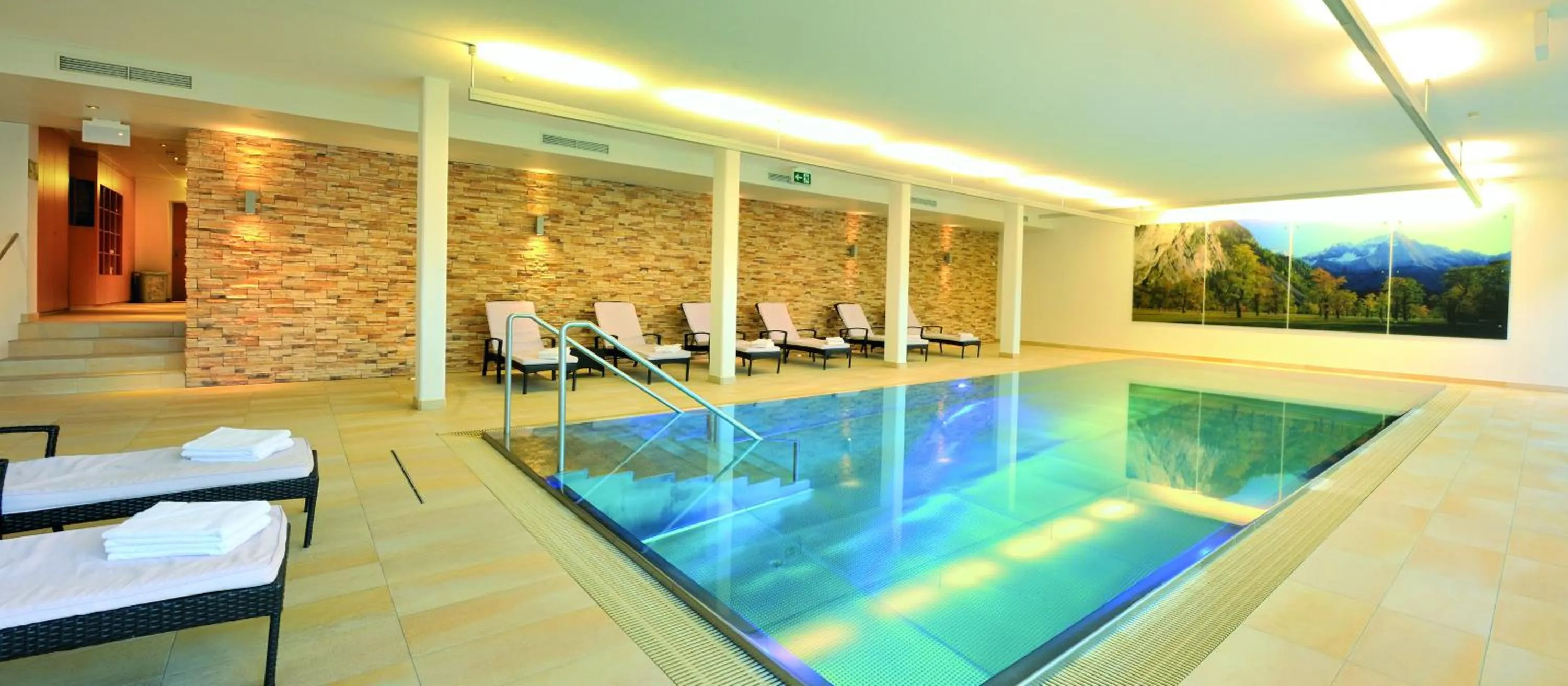 Swimming pool in Hotel Achentalerhof