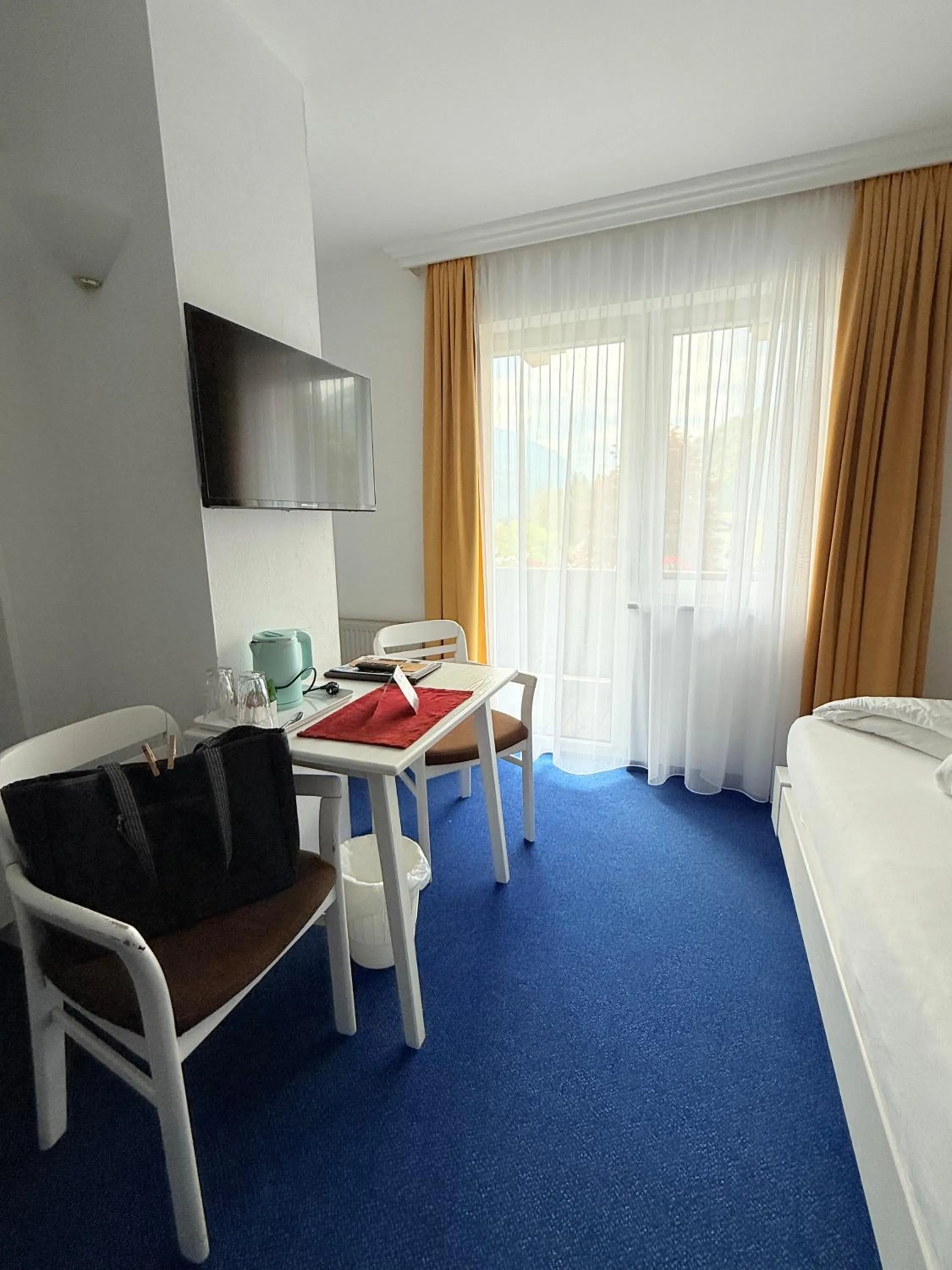 Bed in Hotel Achentalerhof