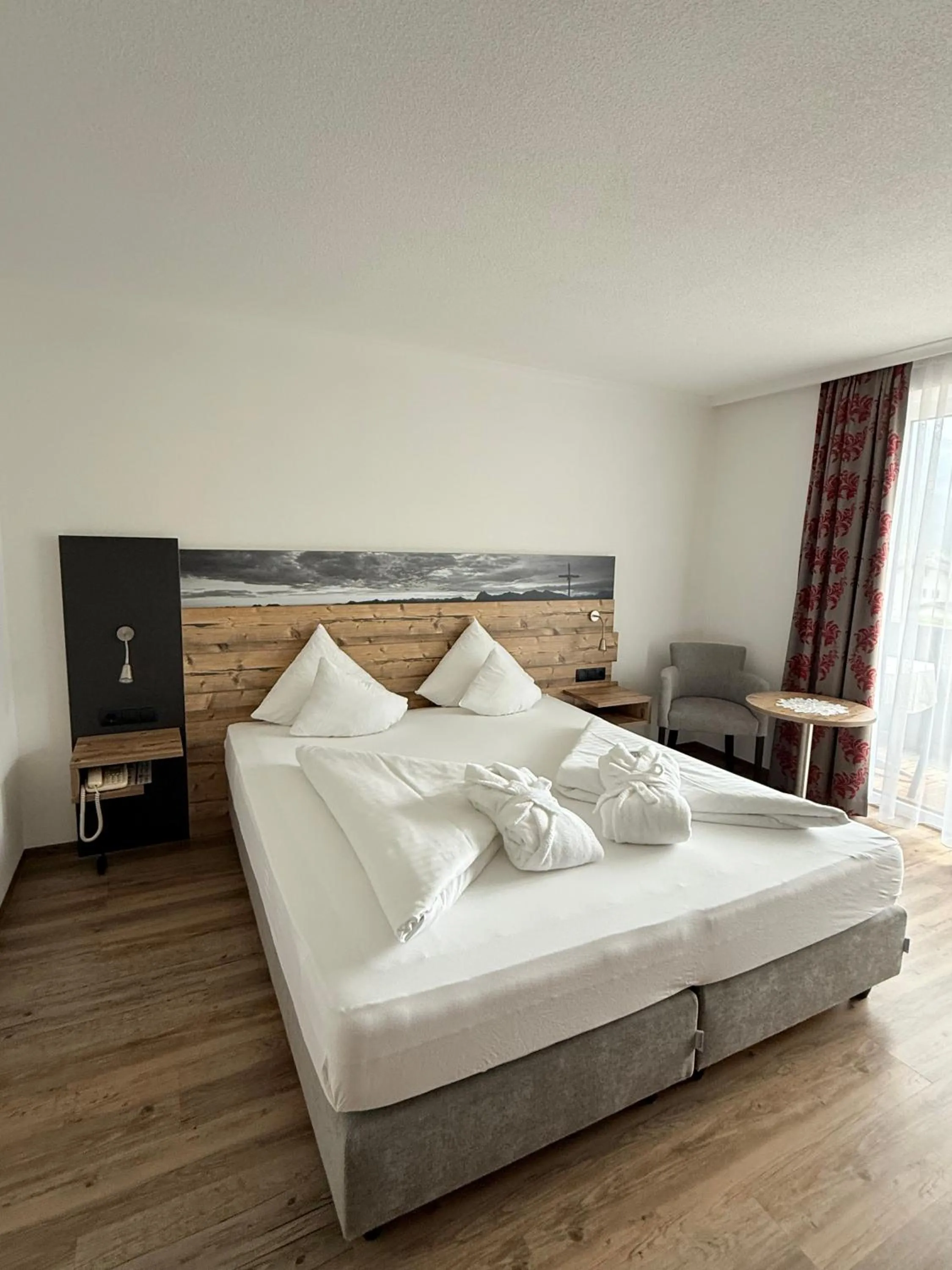 Bed in Hotel Achentalerhof