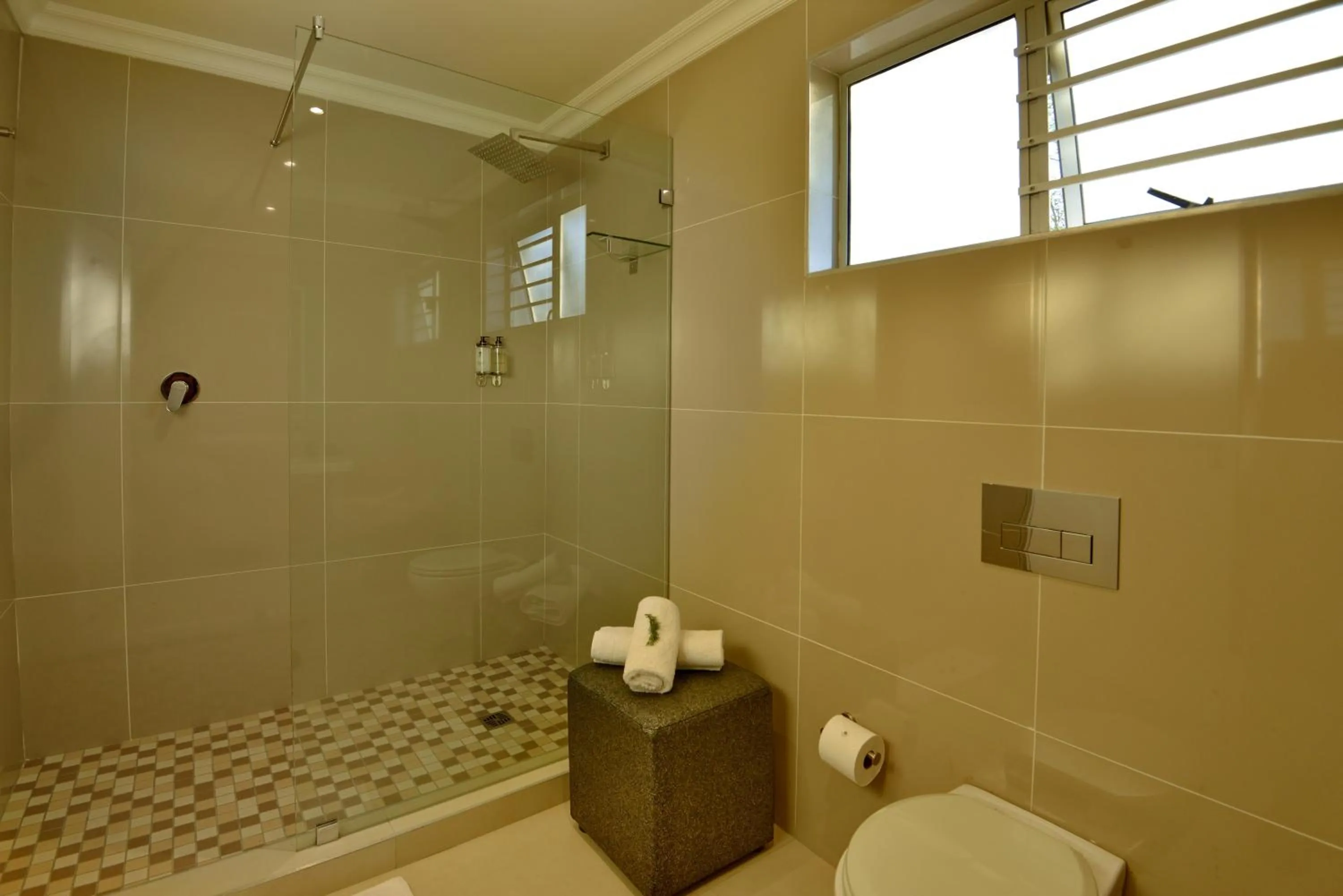 Shower in Val Du Charron Wine & Leisure Estate