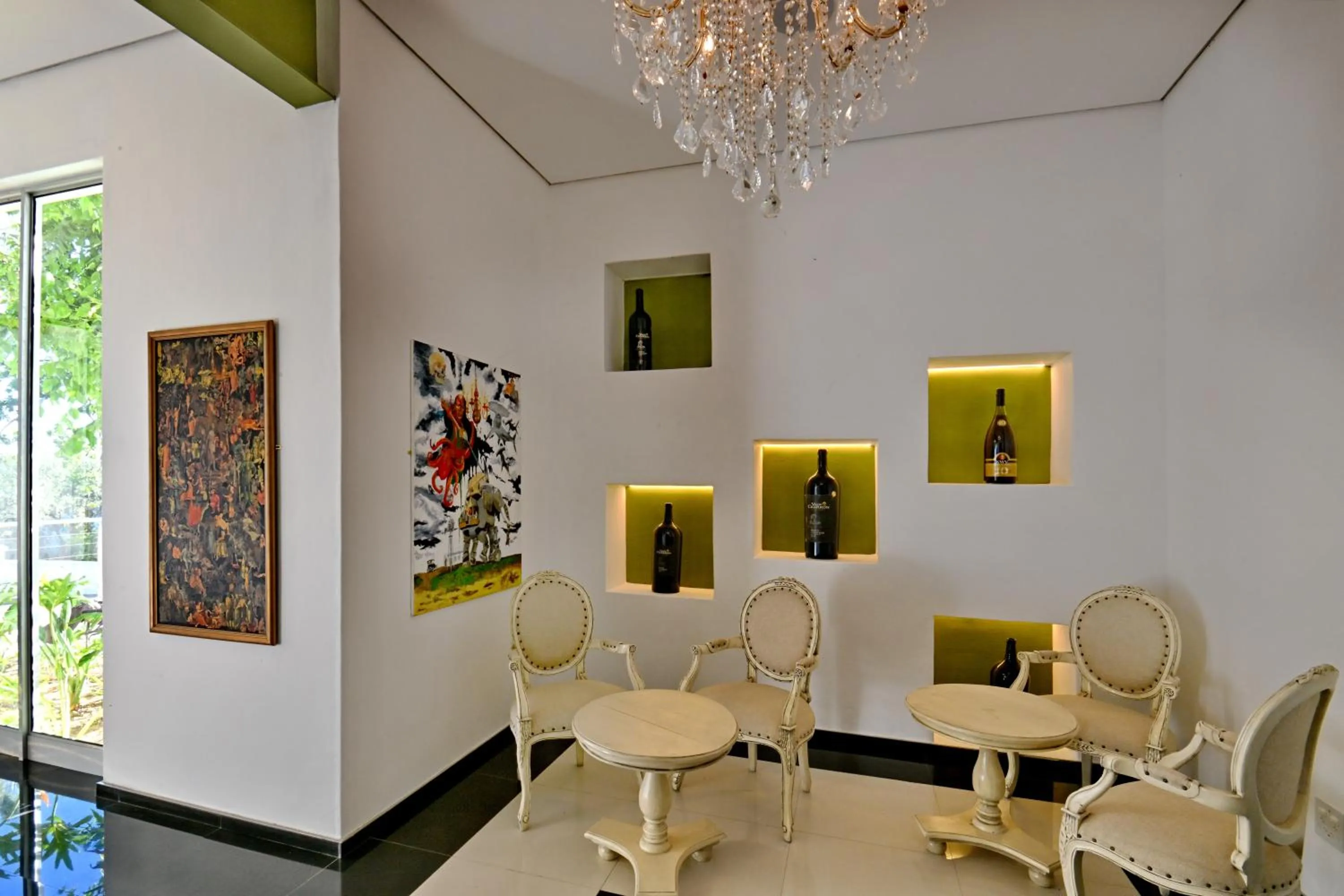 Decorative detail in Val Du Charron Wine & Leisure Estate