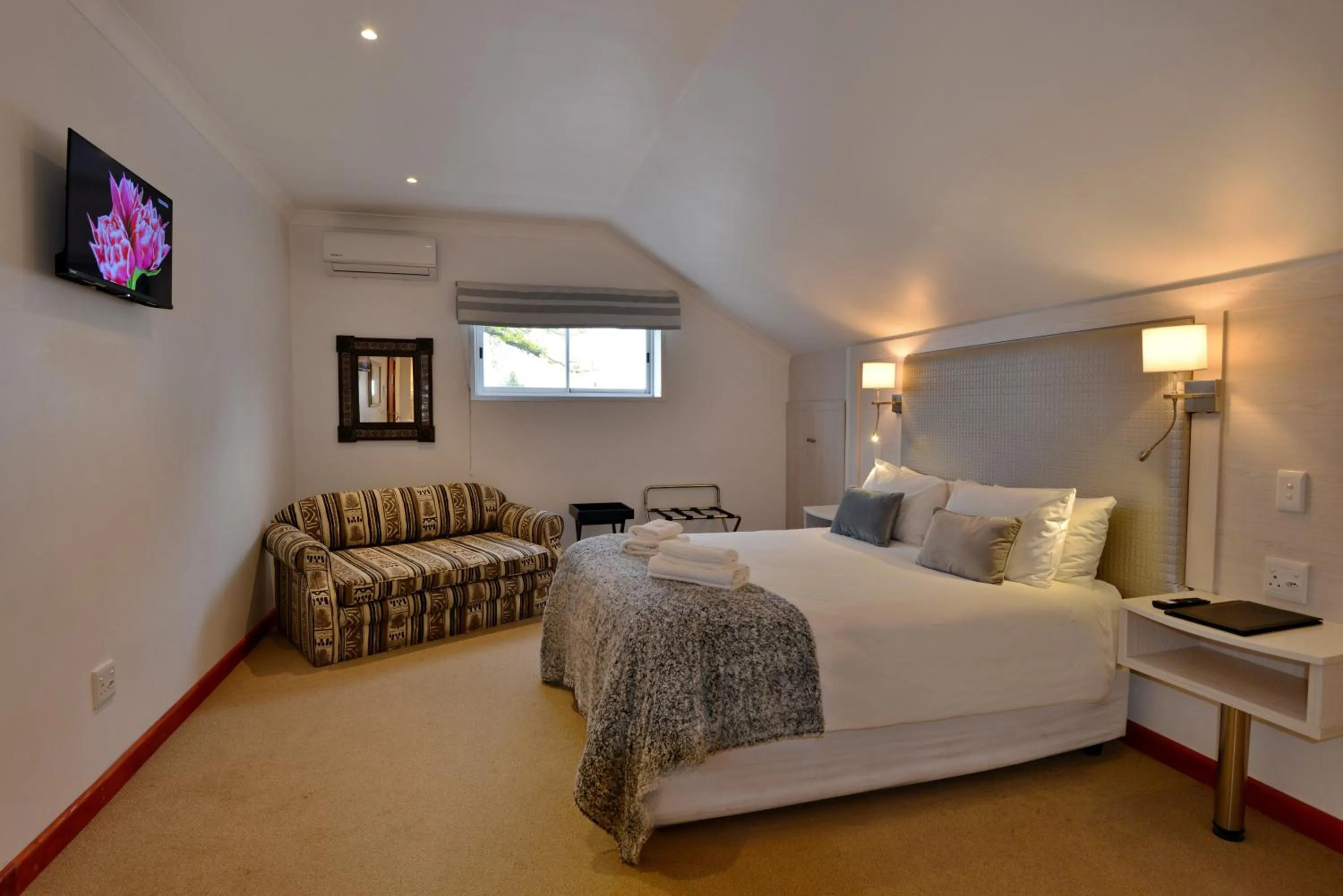 Bed in Val Du Charron Wine & Leisure Estate