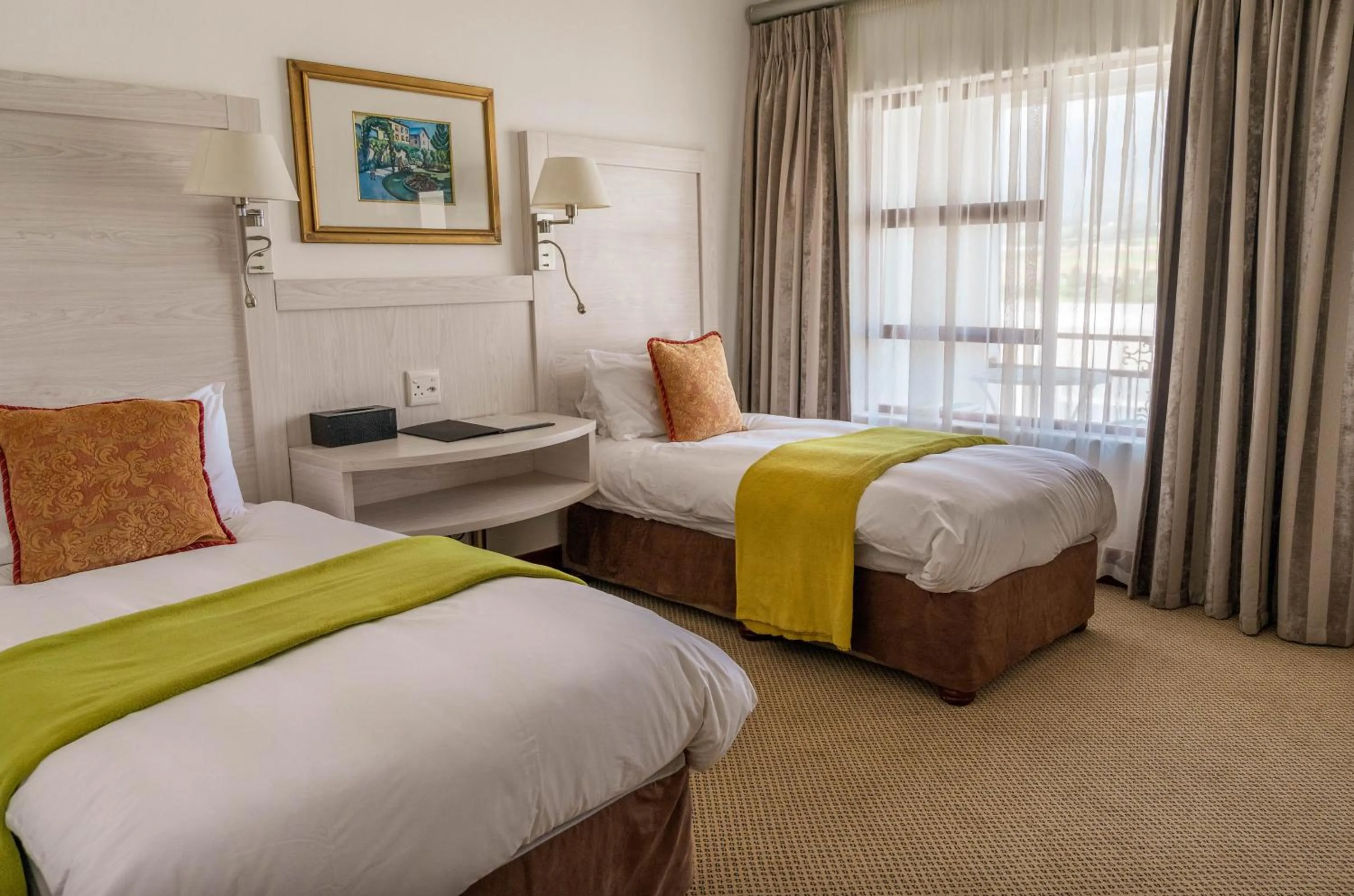 Bed in Val Du Charron Wine & Leisure Estate