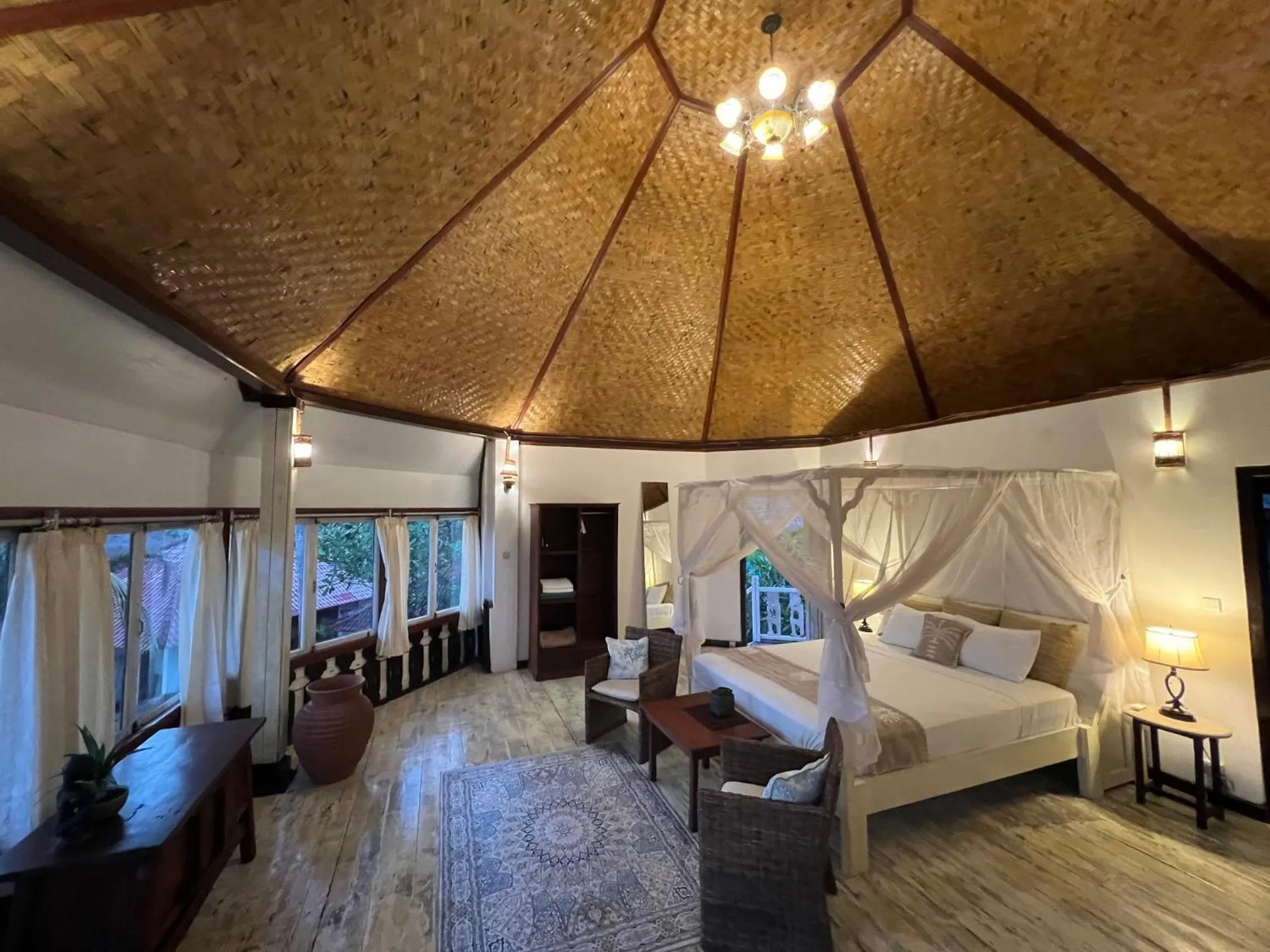 Photo of the whole room, Bed in The Palms - Seraya Shores Retreat Bali
