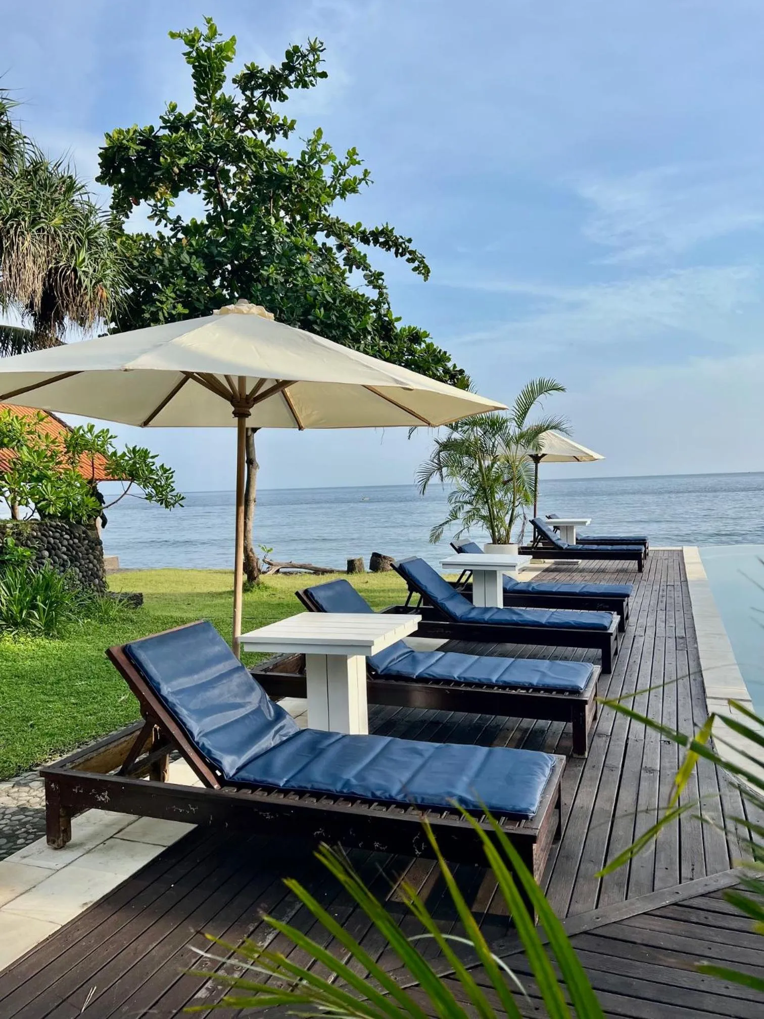 Patio in The Palms - Seraya Shores Retreat Bali