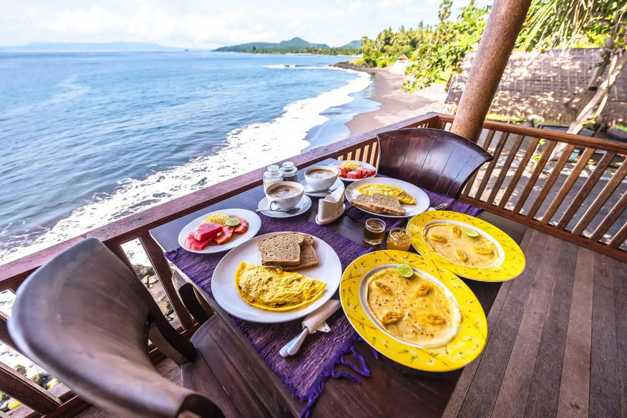 One-Bedroom Bungalow in Seraya Shores Bali One-Bedroom Bungalow in Seraya Shores Bali