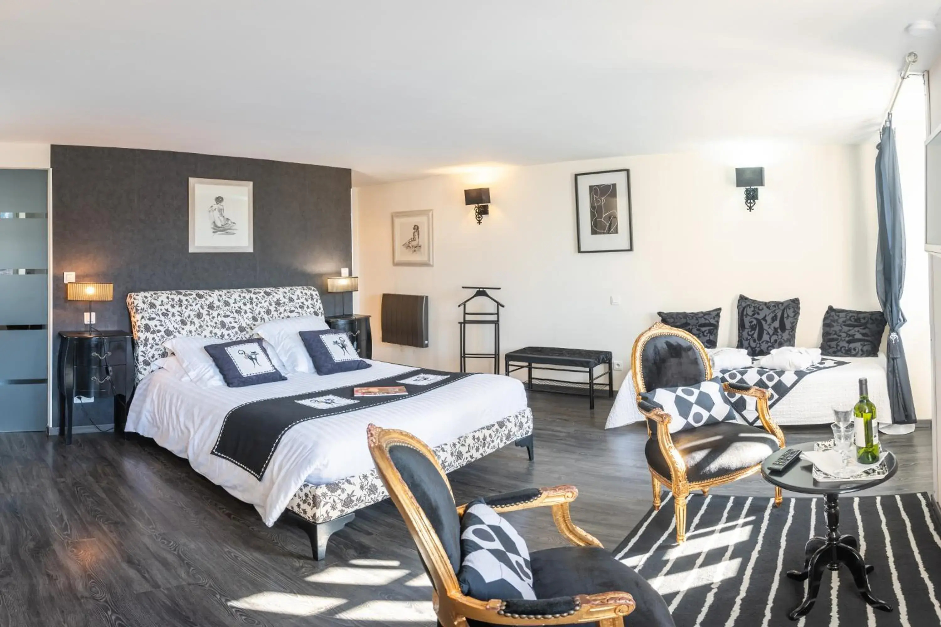 Executive Double Room - single occupancy in Maison d'hôtes "Les Jardins de Mazamet" Executive Double Room - single occupancy in Maison d'hôtes "Les Jardins de Mazamet"