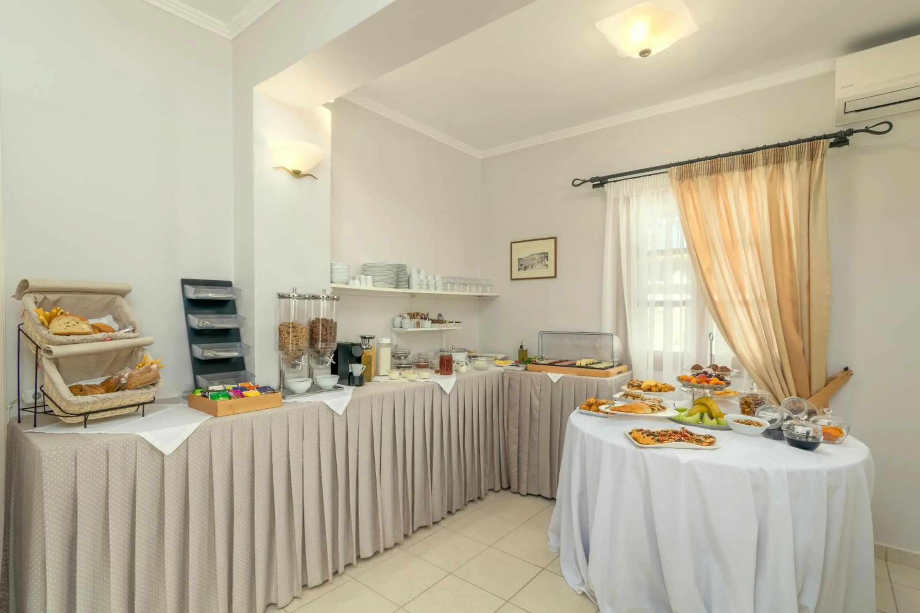 Breakfast in Konstantinos Breakfast in Konstantinos