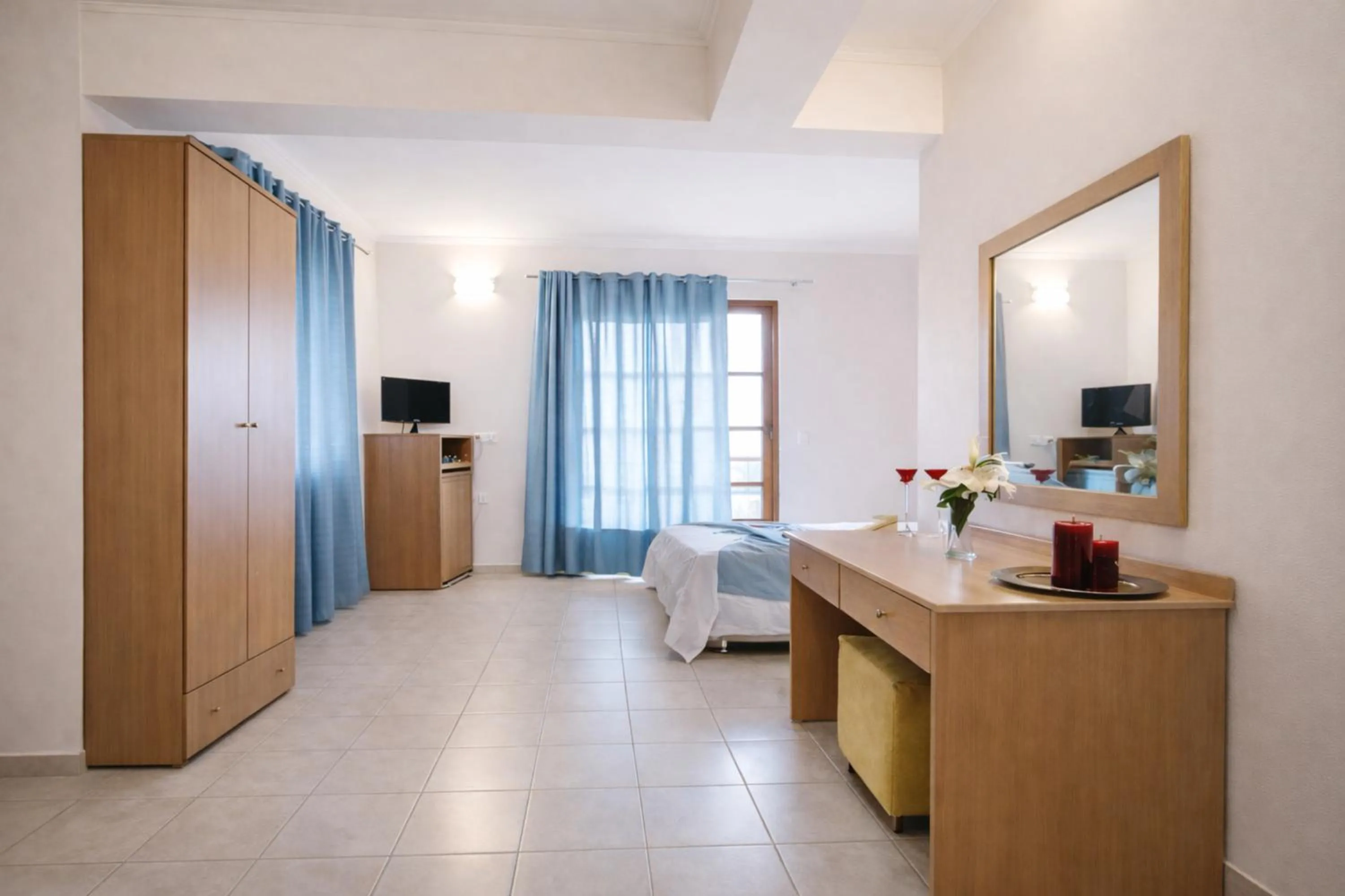 Bedroom, Bed in Konstantinos