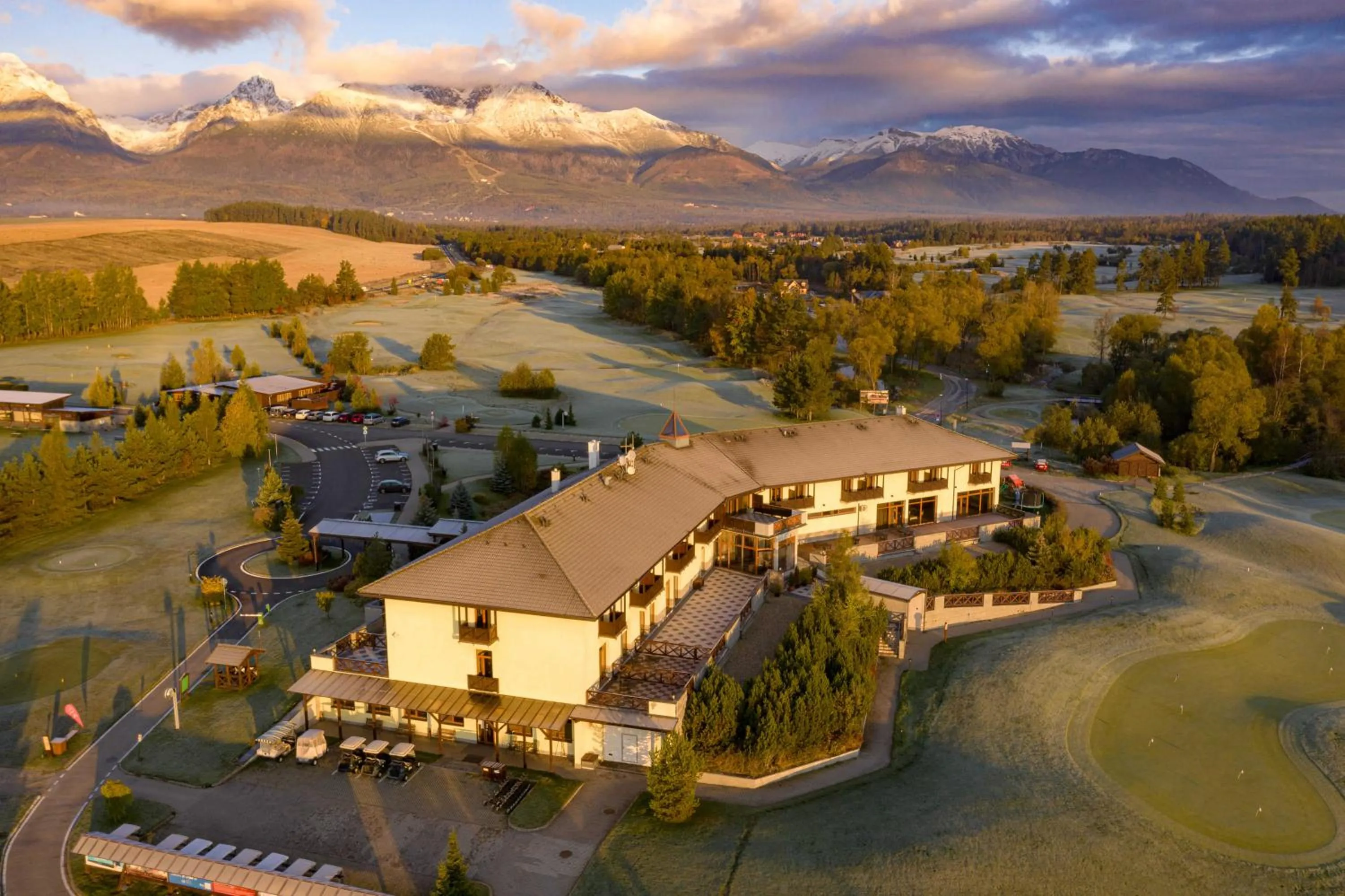 Property building in Hotel International