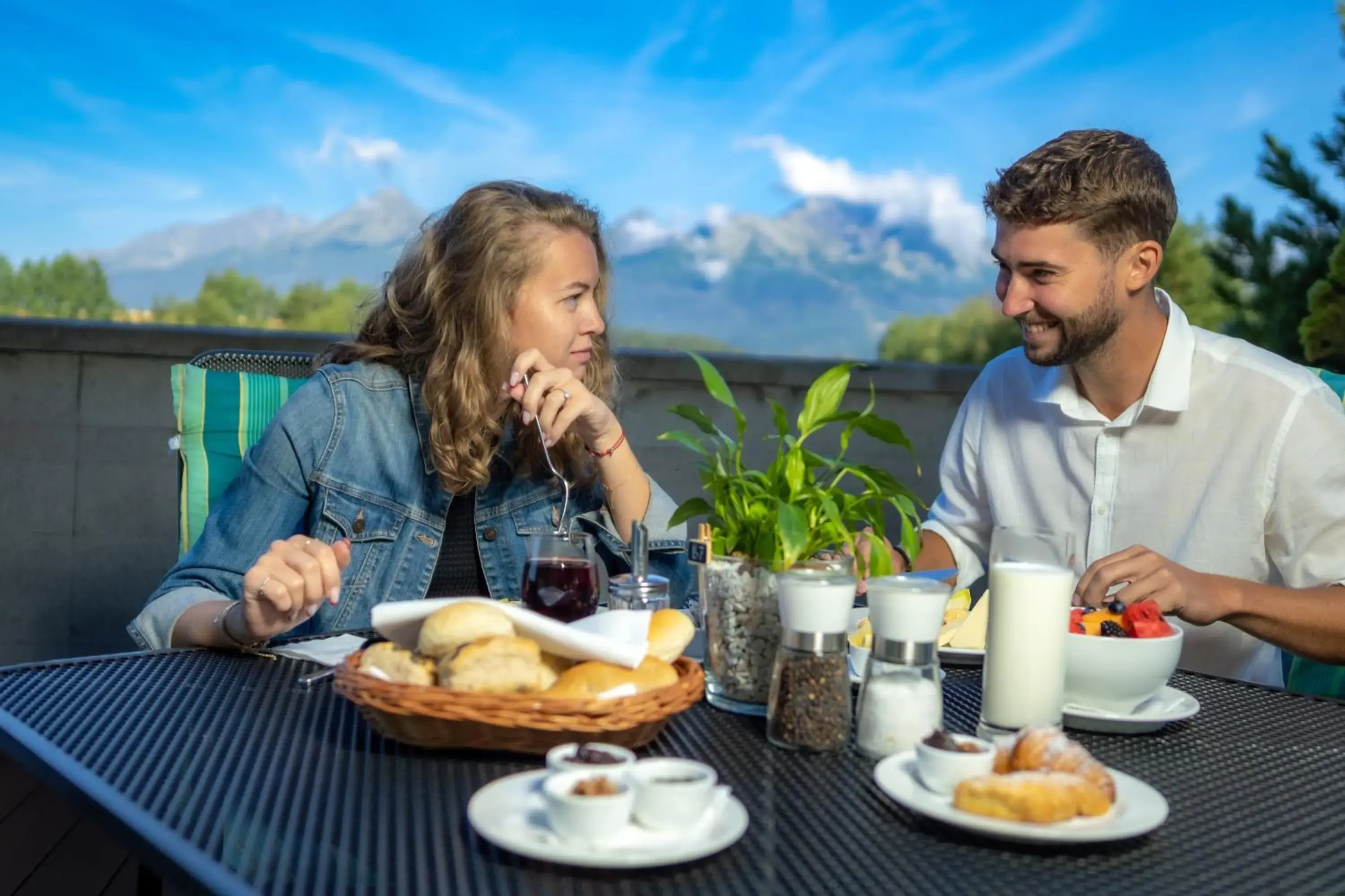 Restaurant/places to eat in Hotel International Restaurant/places to eat in Hotel International