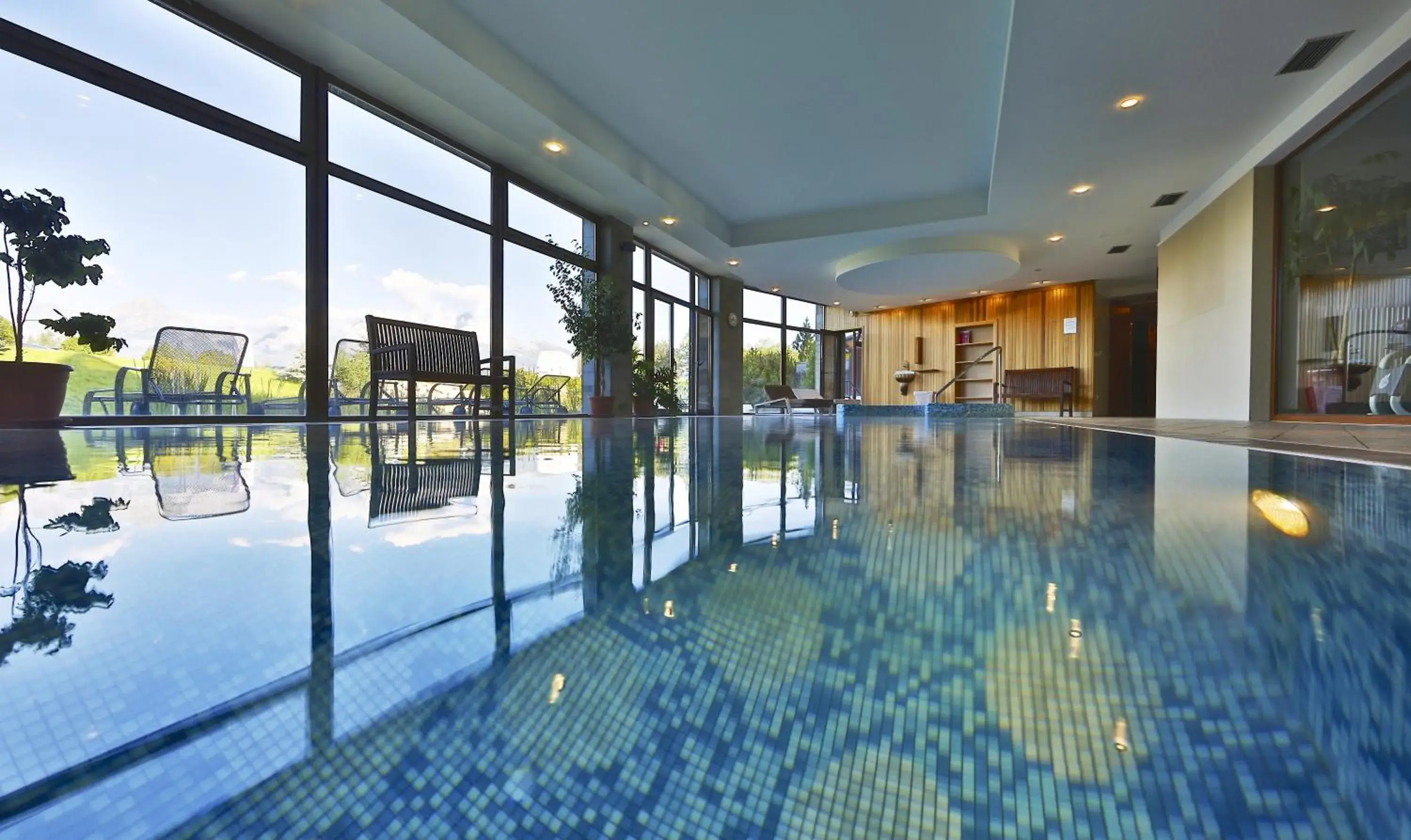 Pool view in Hotel International Pool view in Hotel International