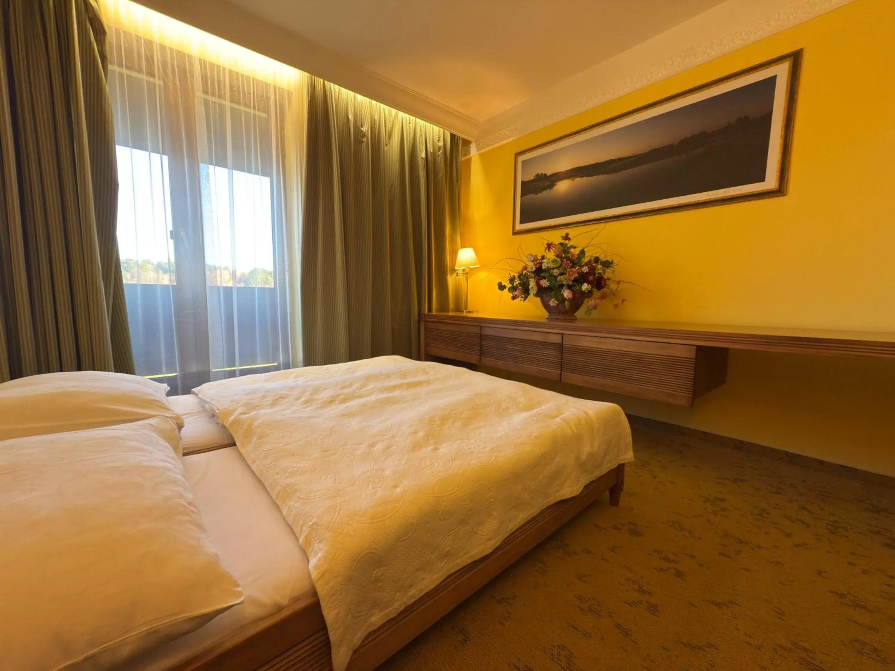 Photo of the whole room, Bed in Hotel International Photo of the whole room, Bed in Hotel International