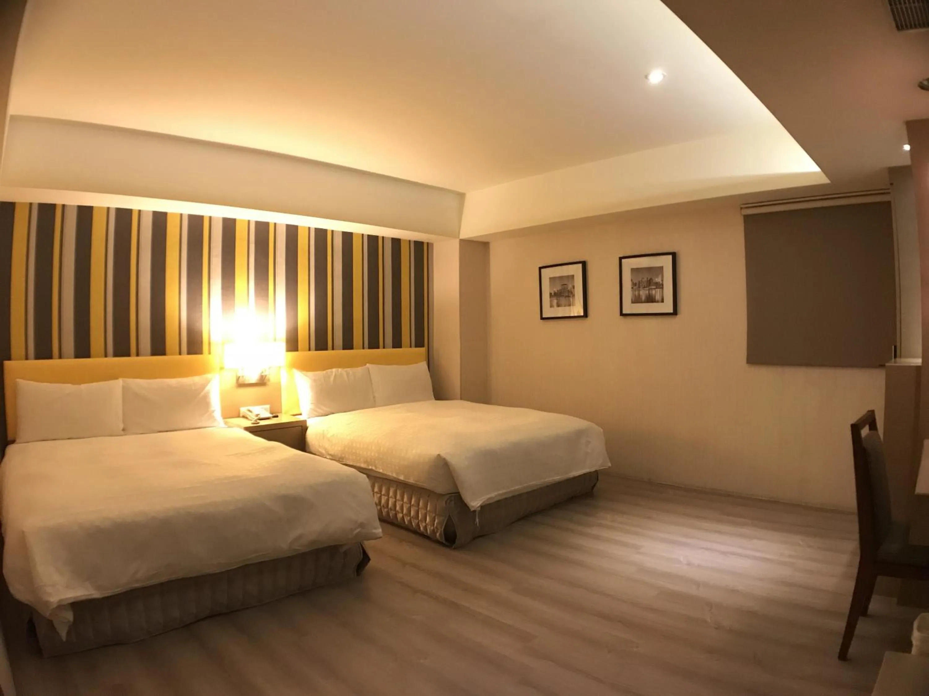 Bed in Paris Business Hotel