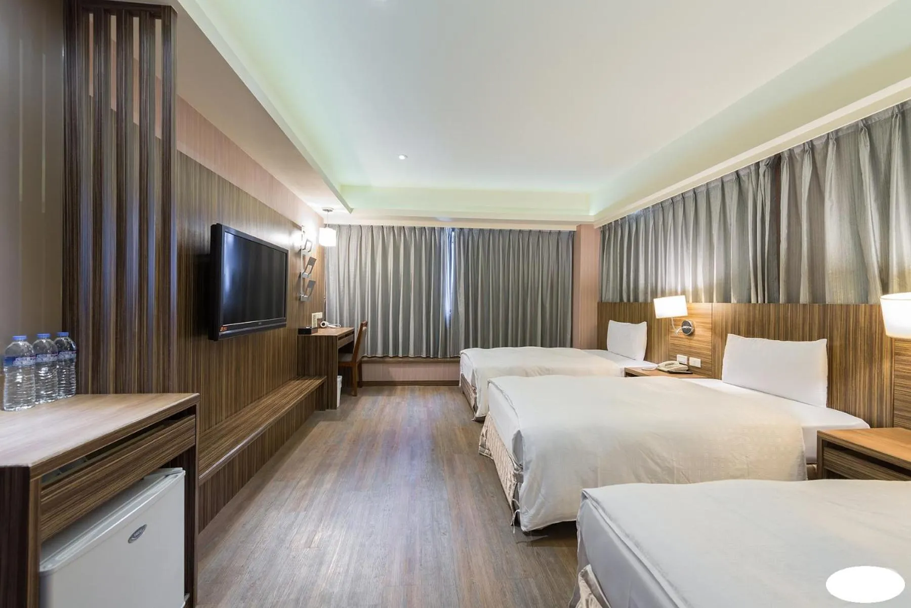 Bed in Paris Business Hotel