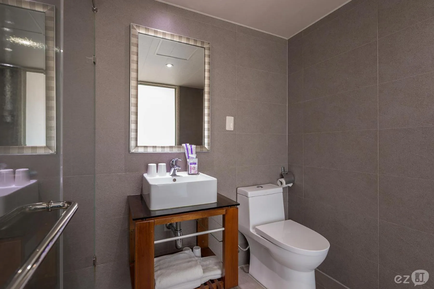 Bathroom in Paris Business Hotel