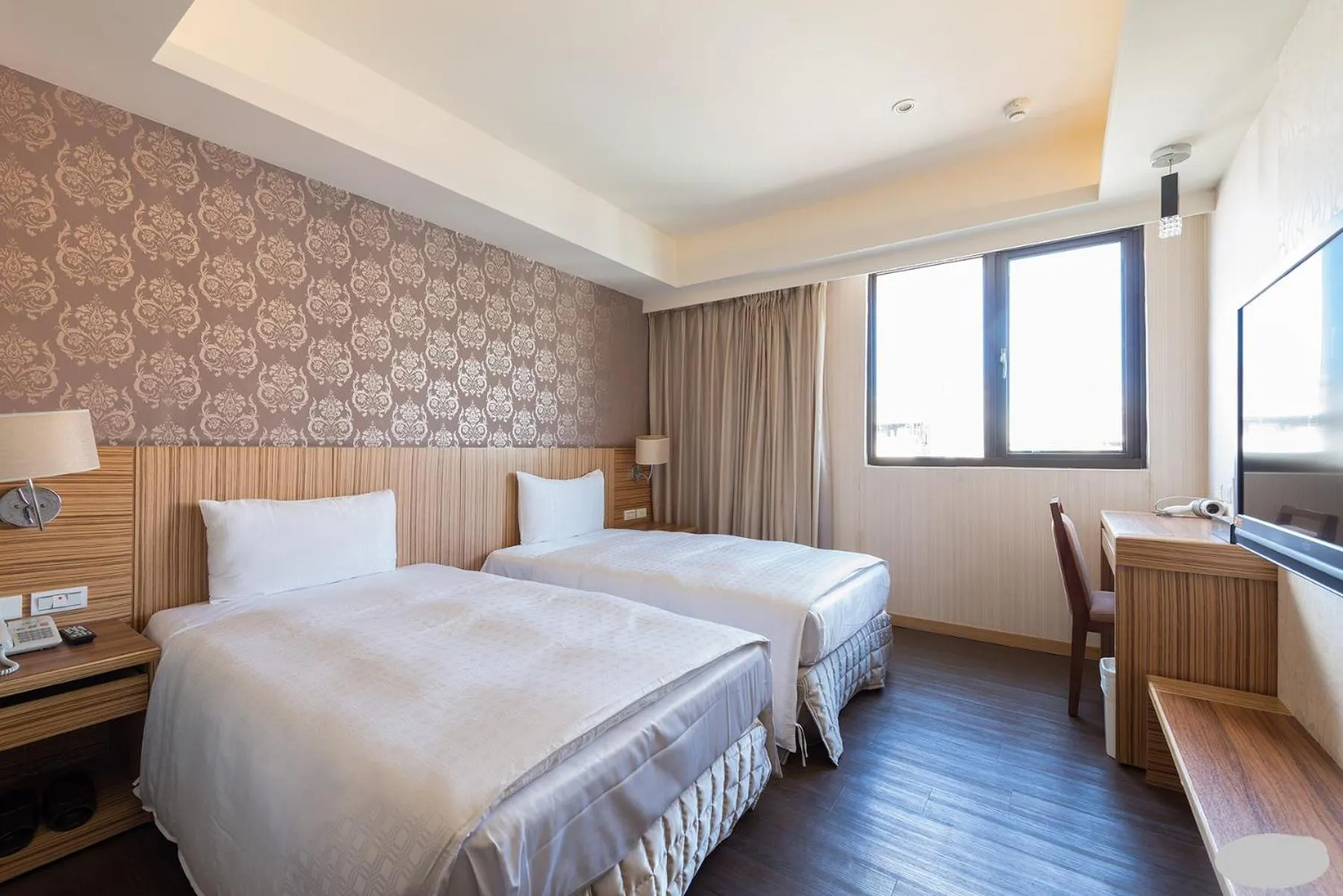 Bed in Paris Business Hotel