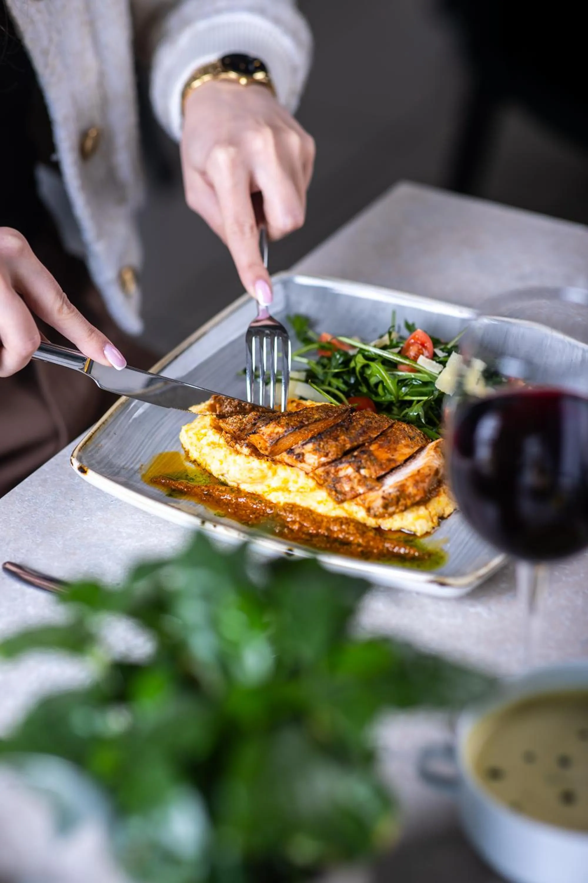 Restaurant/places to eat in Expo Tower by Mellow Mood Hotels