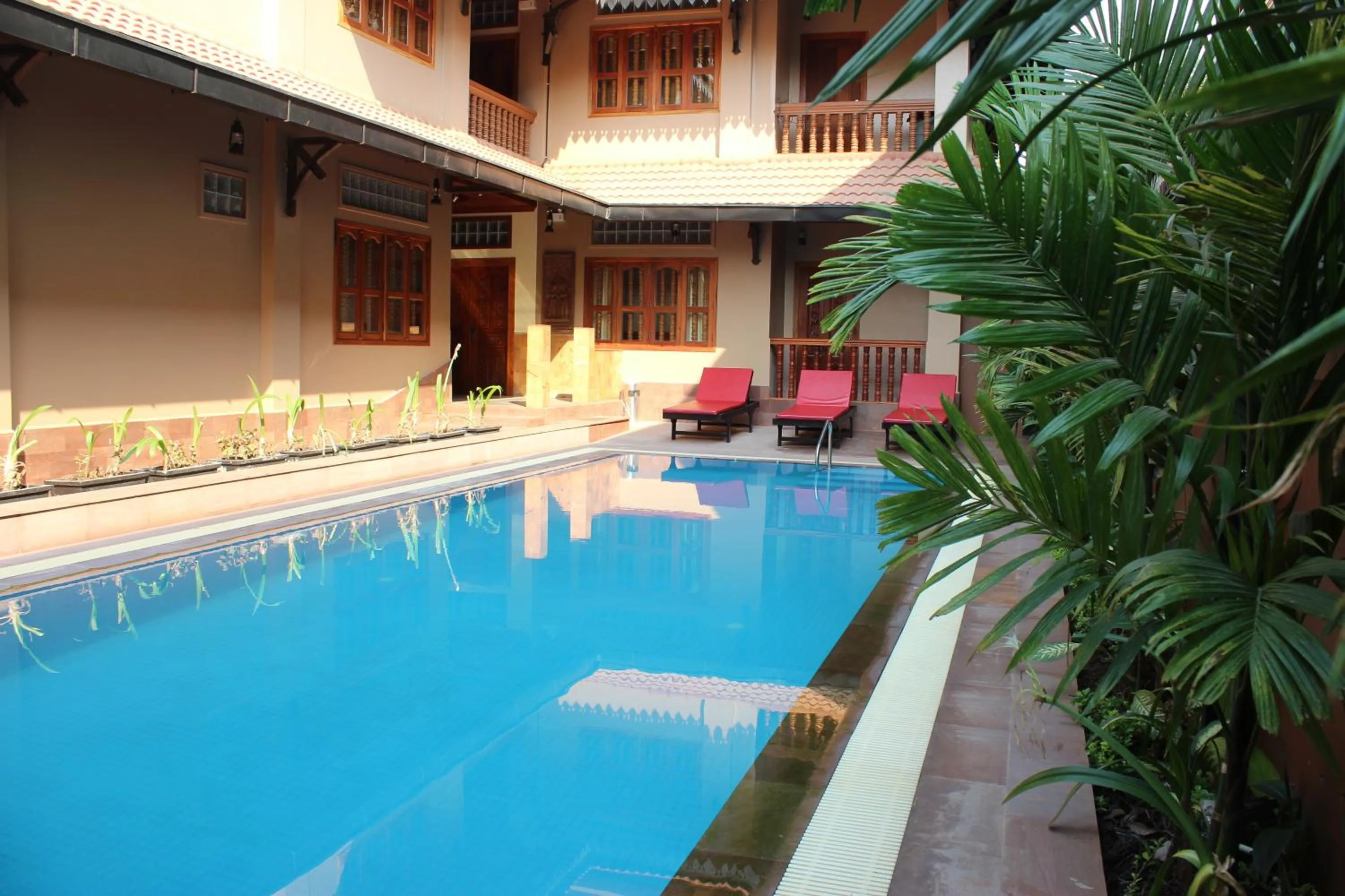 Swimming pool in Shining Angkor Apartment Hotel