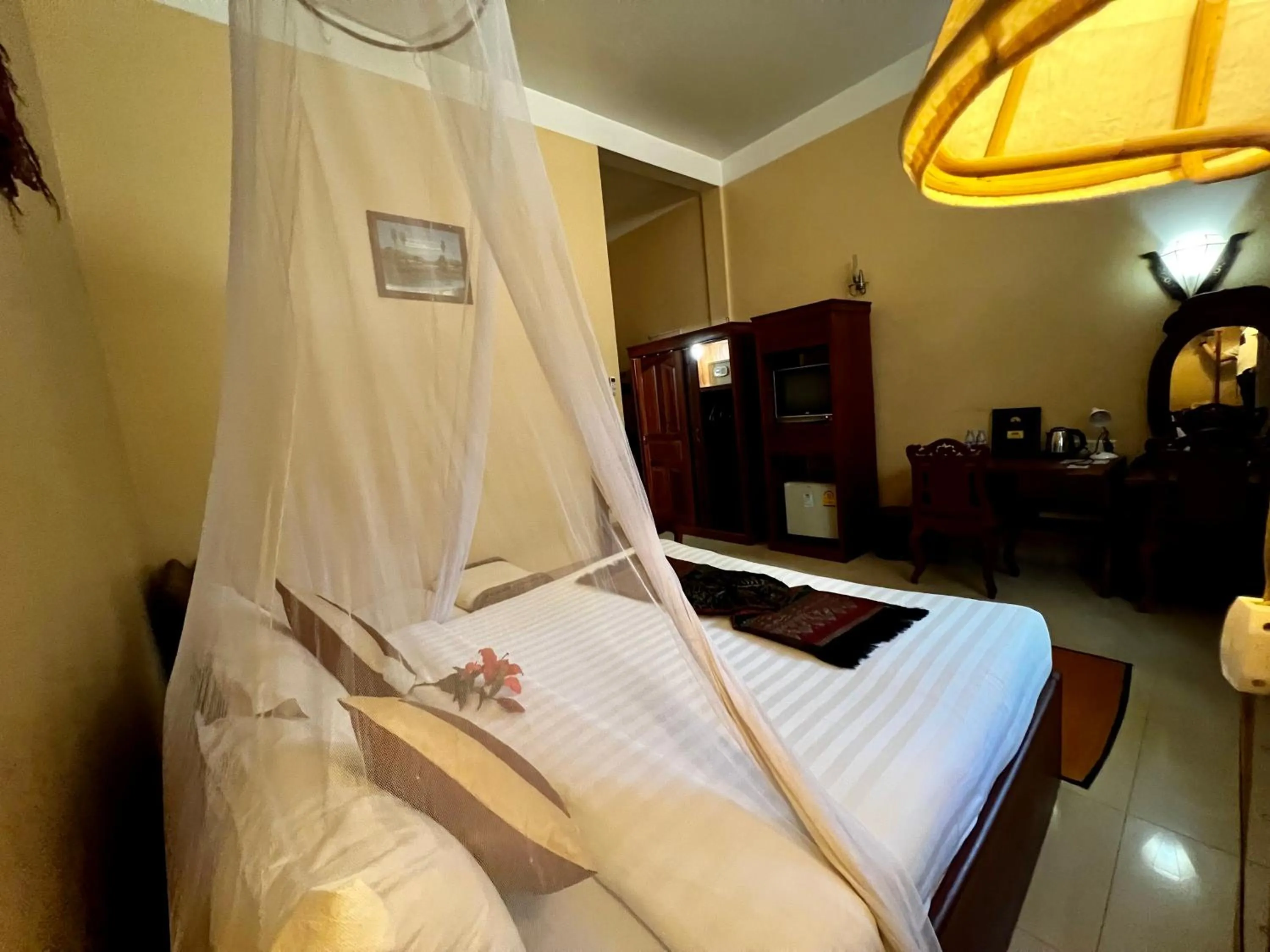 Photo of the whole room, Bed in Shining Angkor Apartment Hotel