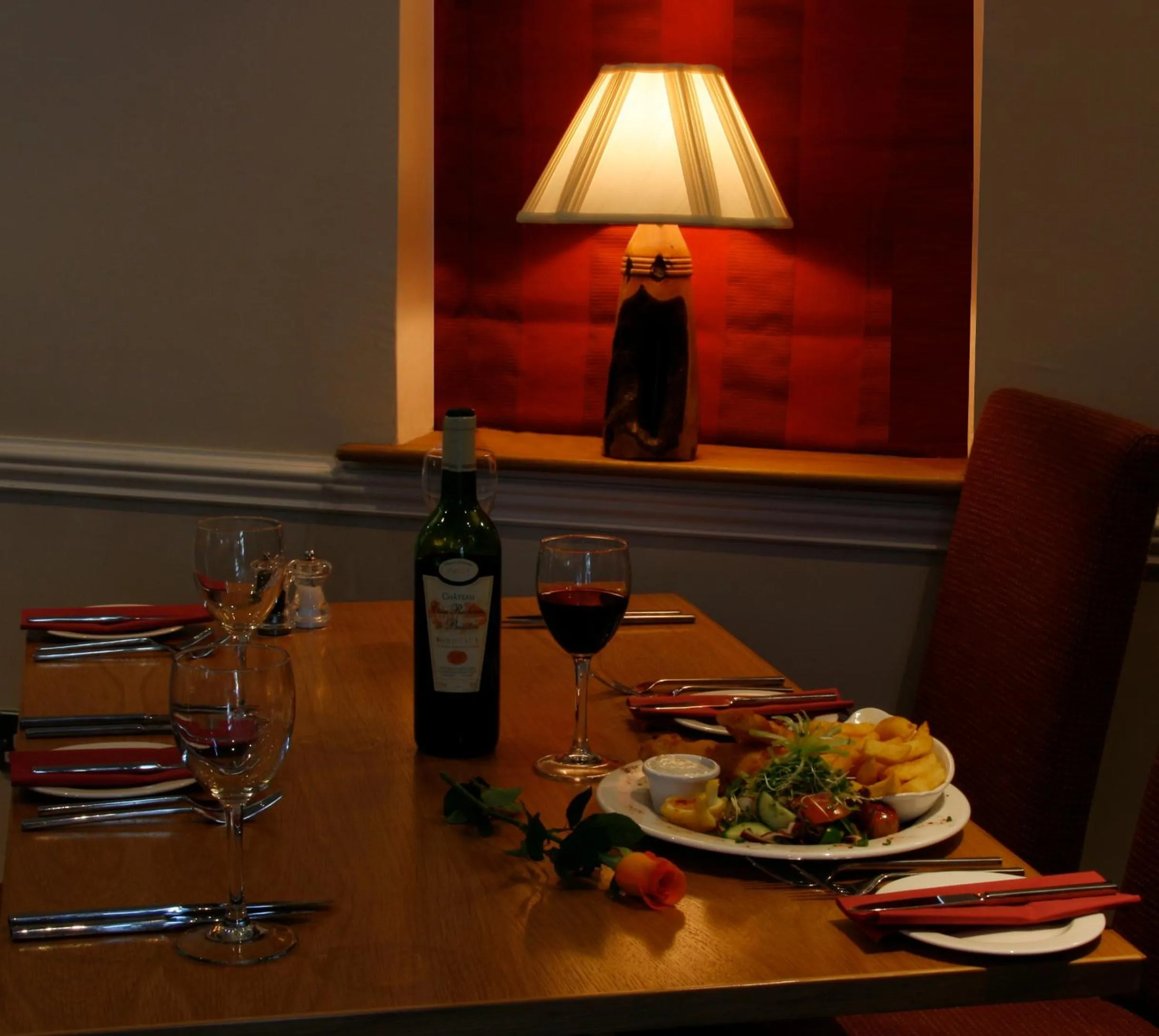 Restaurant/places to eat in Deebert House Hotel